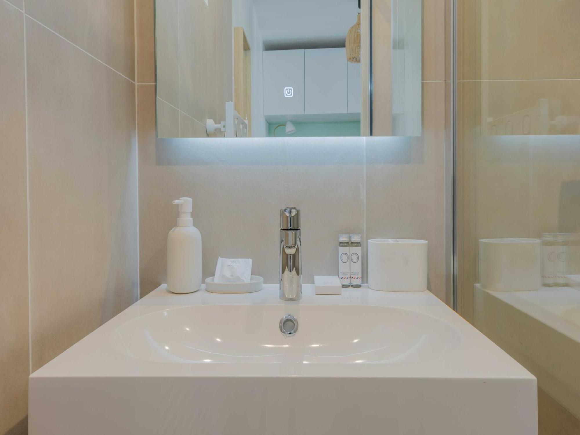 1bdr Passage Des Abbesses Apartment *