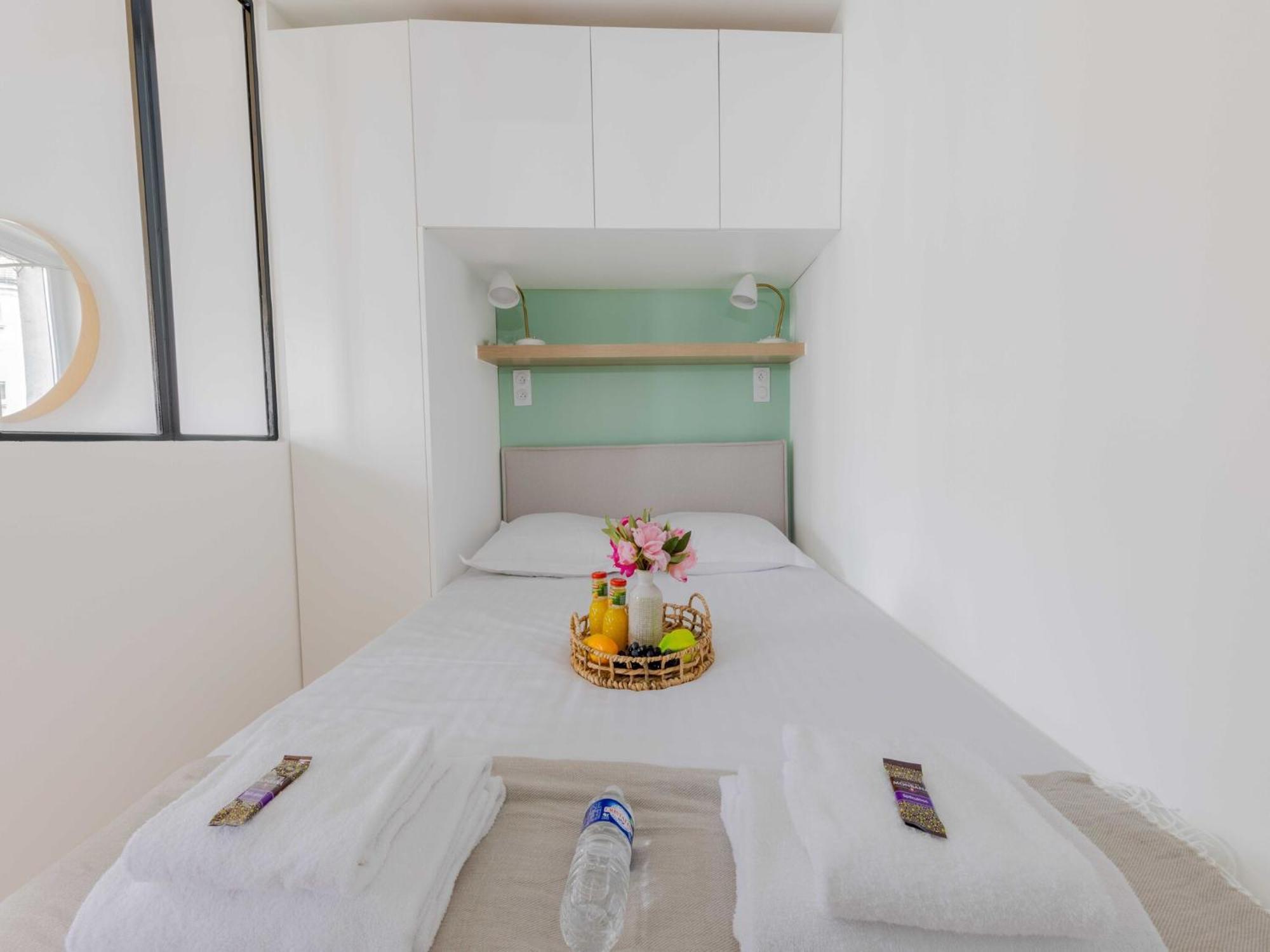 Apartment 1bdr Passage Des Abbesses Paris