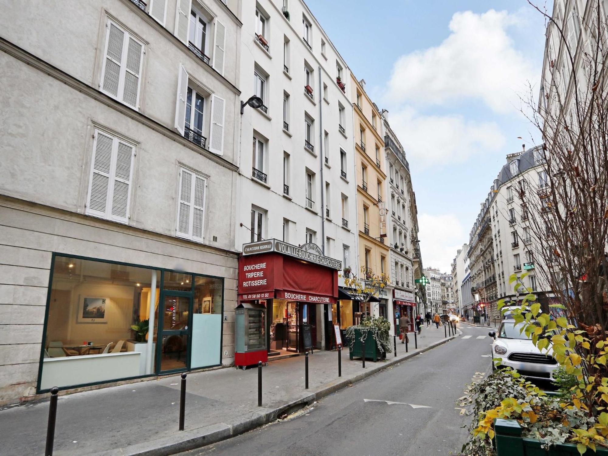 Charming - Jonquiere * Paris