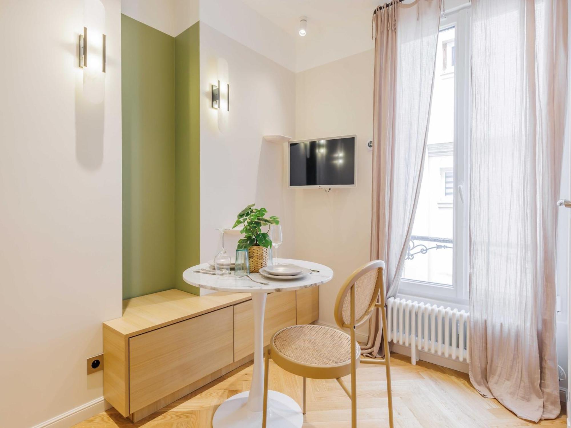 Modern -2p- Near Montmartre Apartment