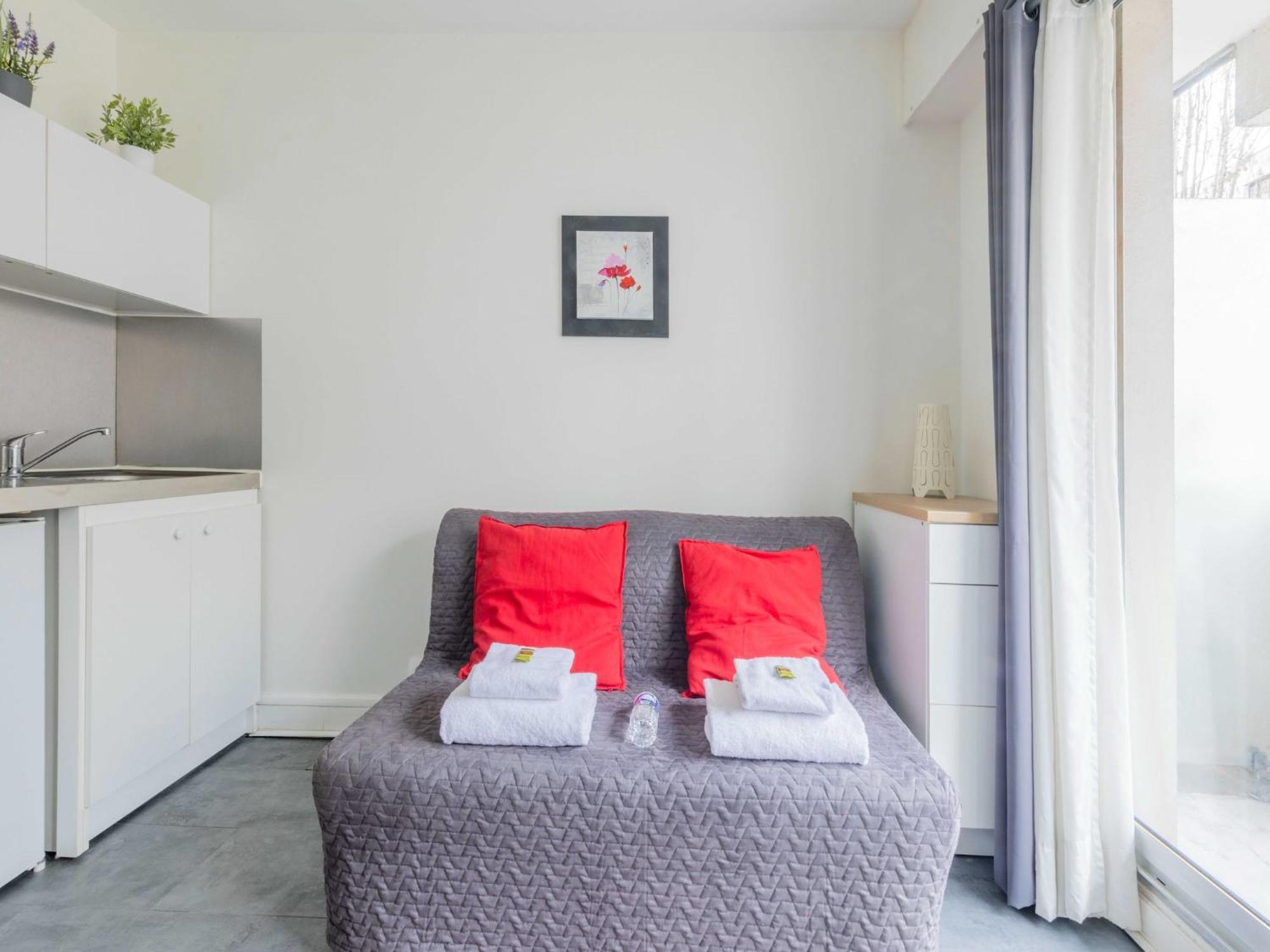 Near Bassin De La - 2p Balcony Holiday home