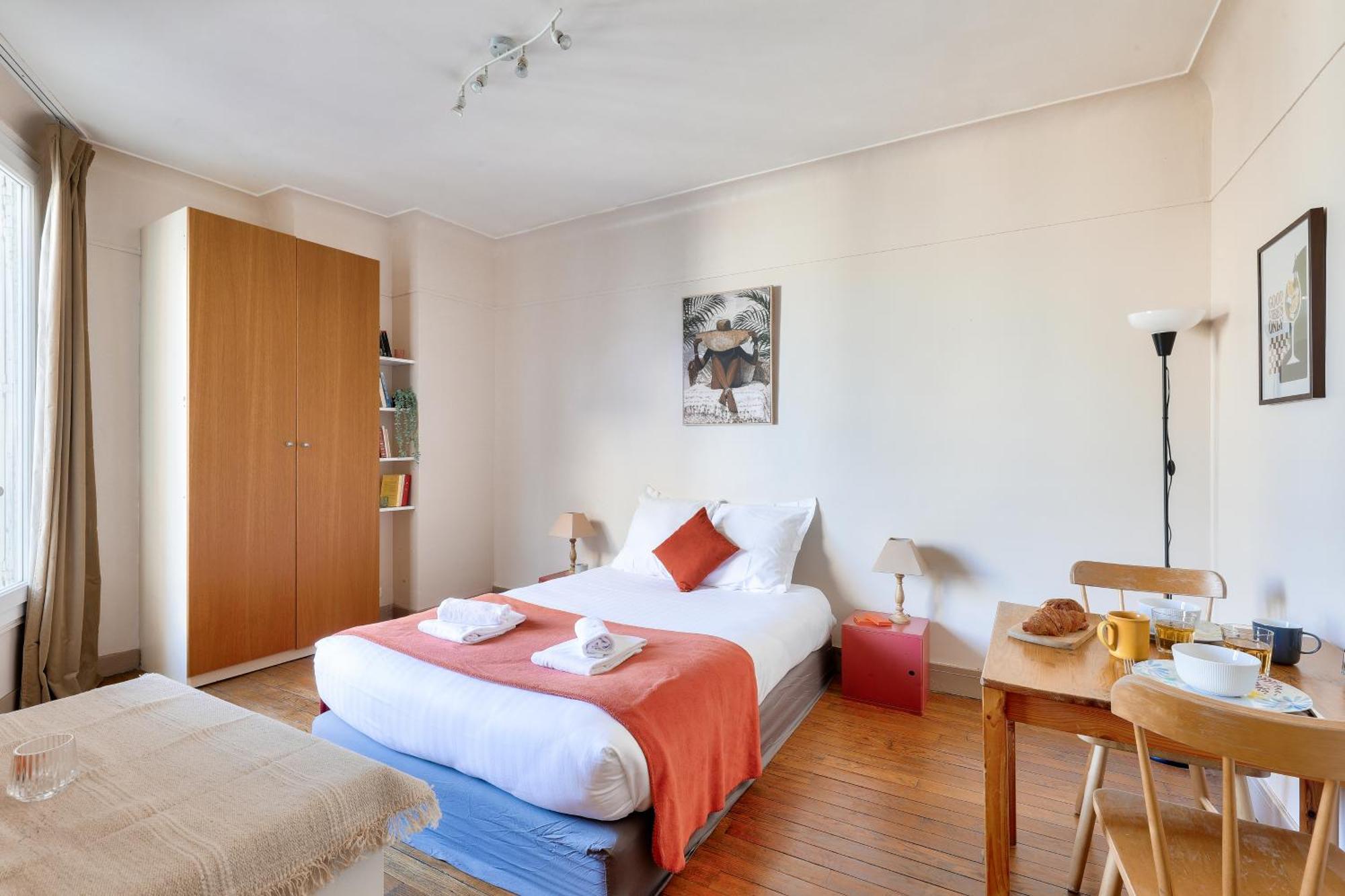 Appartement Quiet & Bright Studio-prime Loc-pantheon 05 Paris