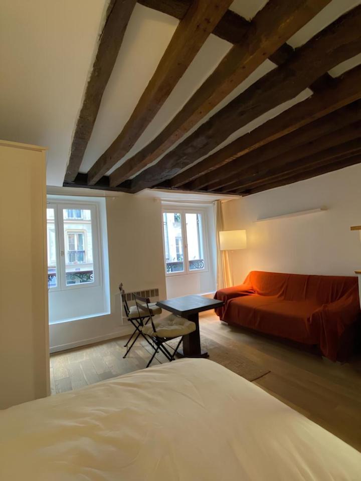 Apartment Lorette Paris