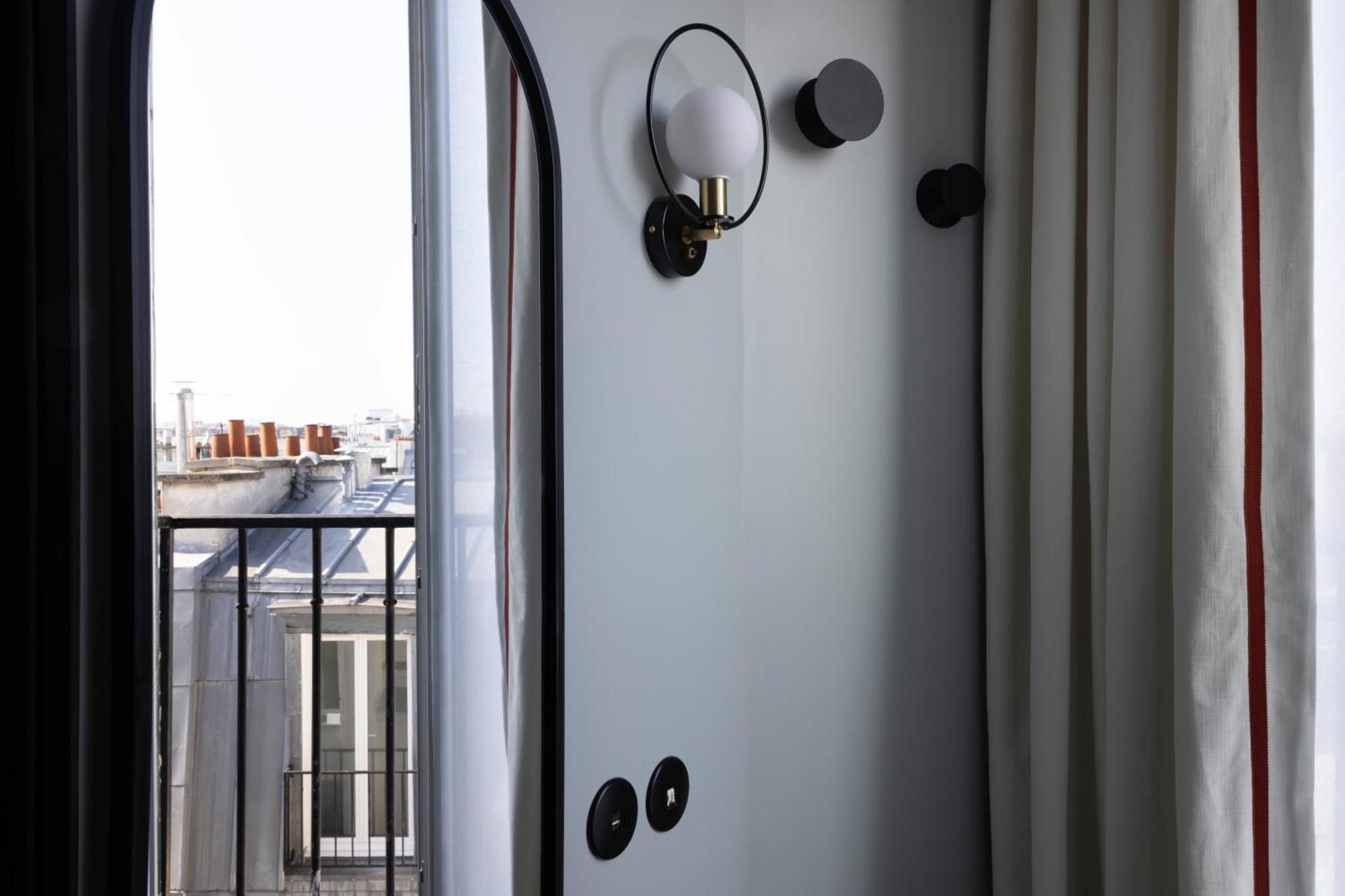 Le Clark Paris