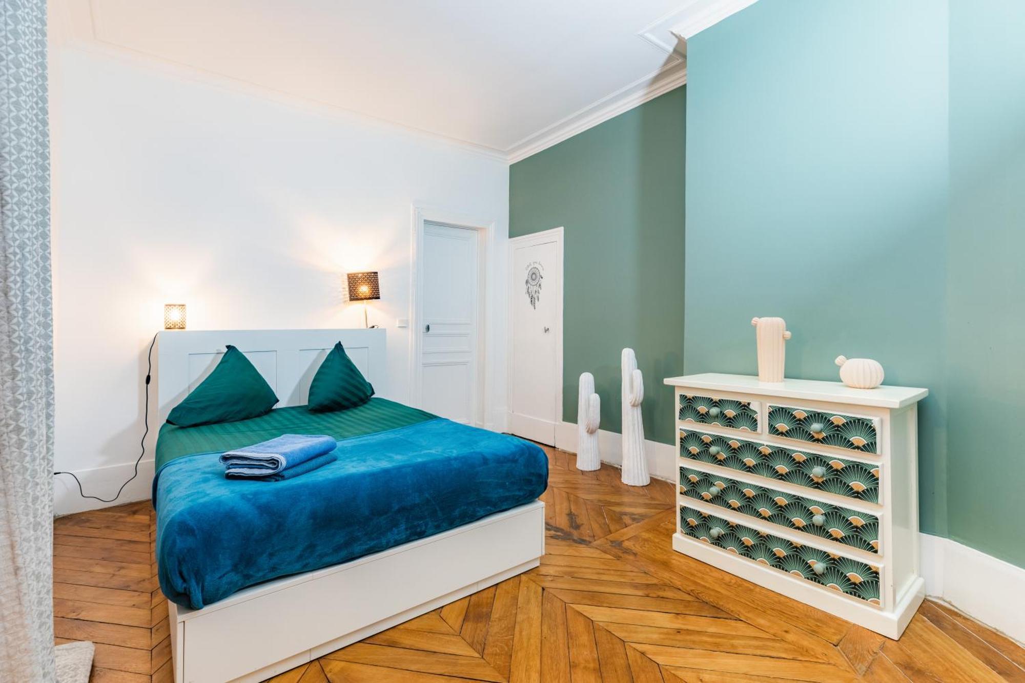 Apartment Avenue Ternes Paris