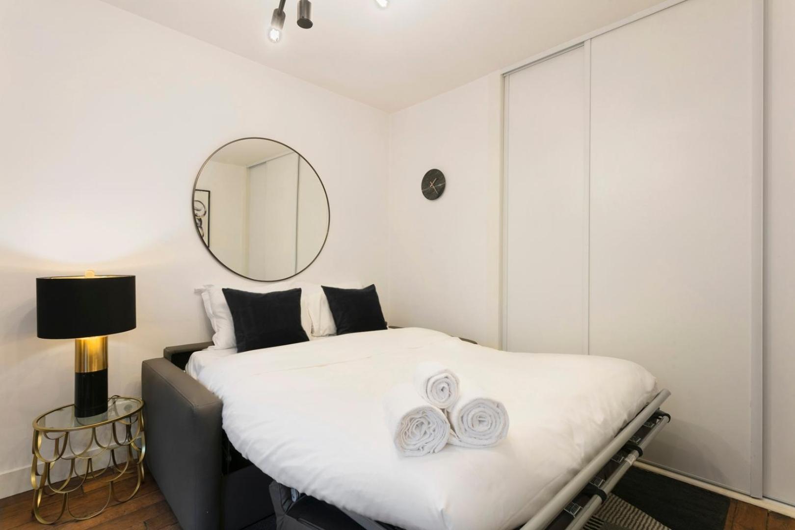 Bnbnook - Cozy 1br Steps From Notre-dame & Seine *