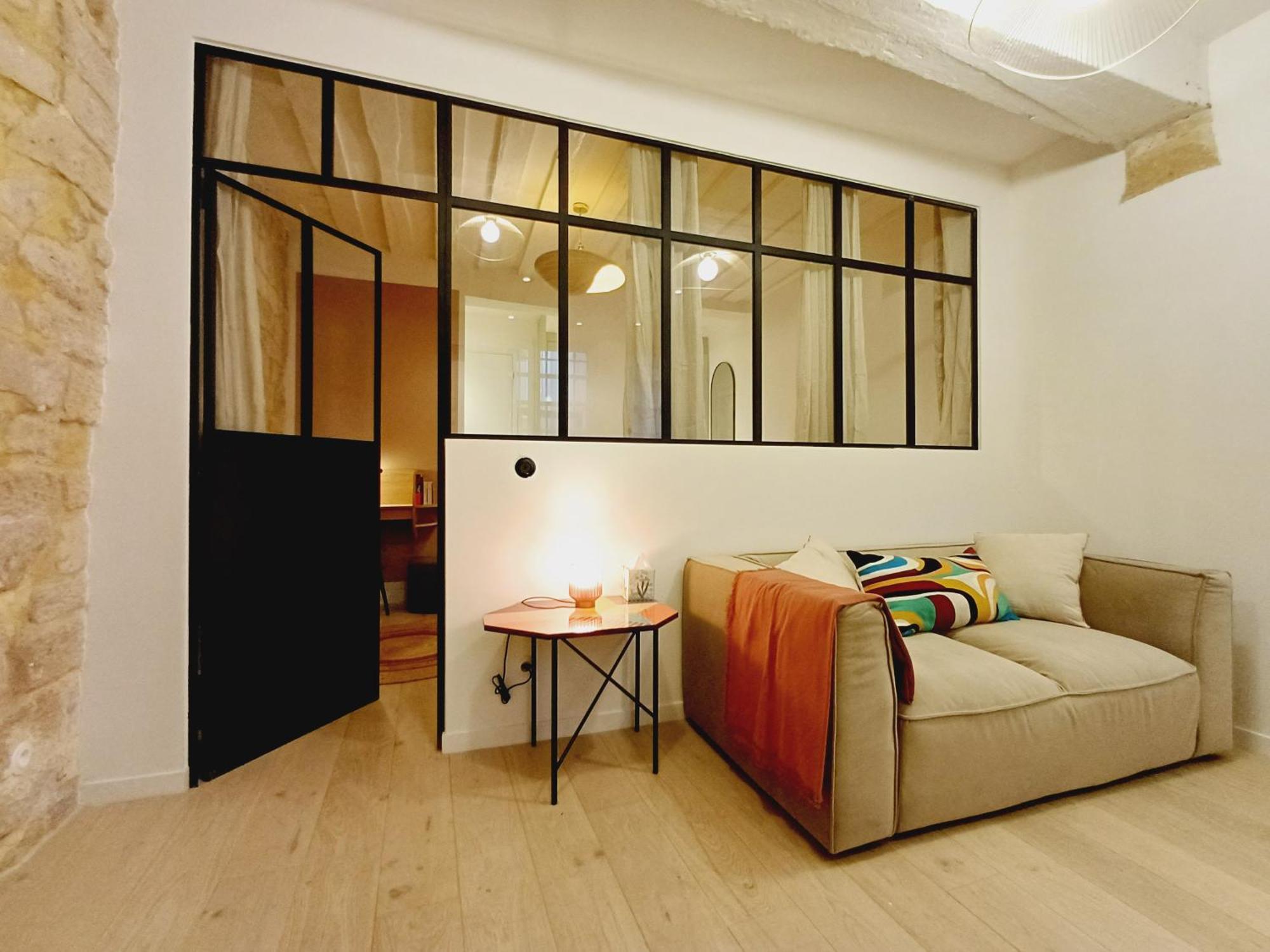 Happy - De Le Marais Apartment *