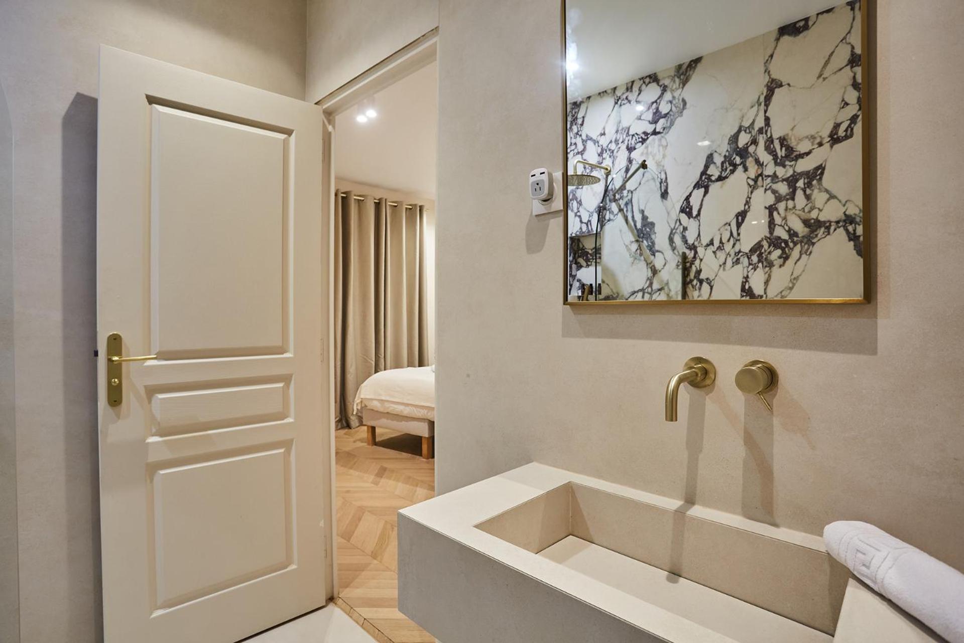 Appartement In The Marais With Air-conditioned By Studioprestige Paris