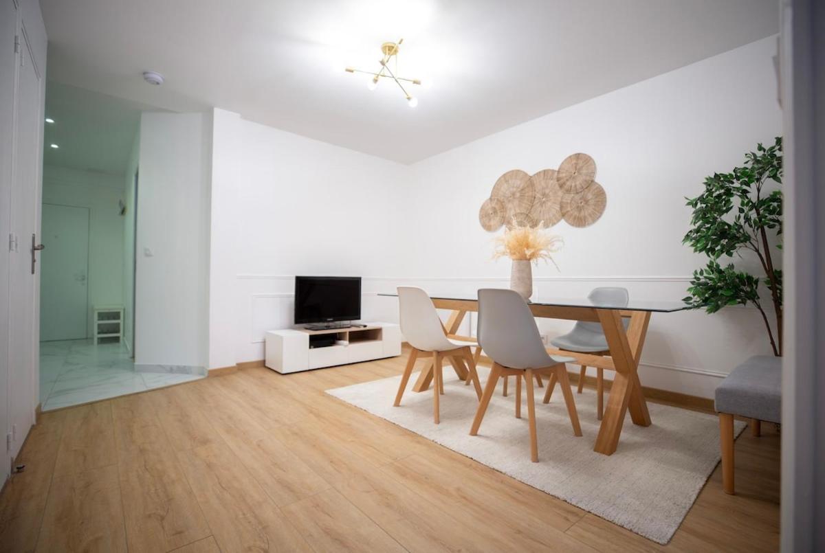 Apartment Sd Familiale Au Coeur De La Rue Saint Denis *