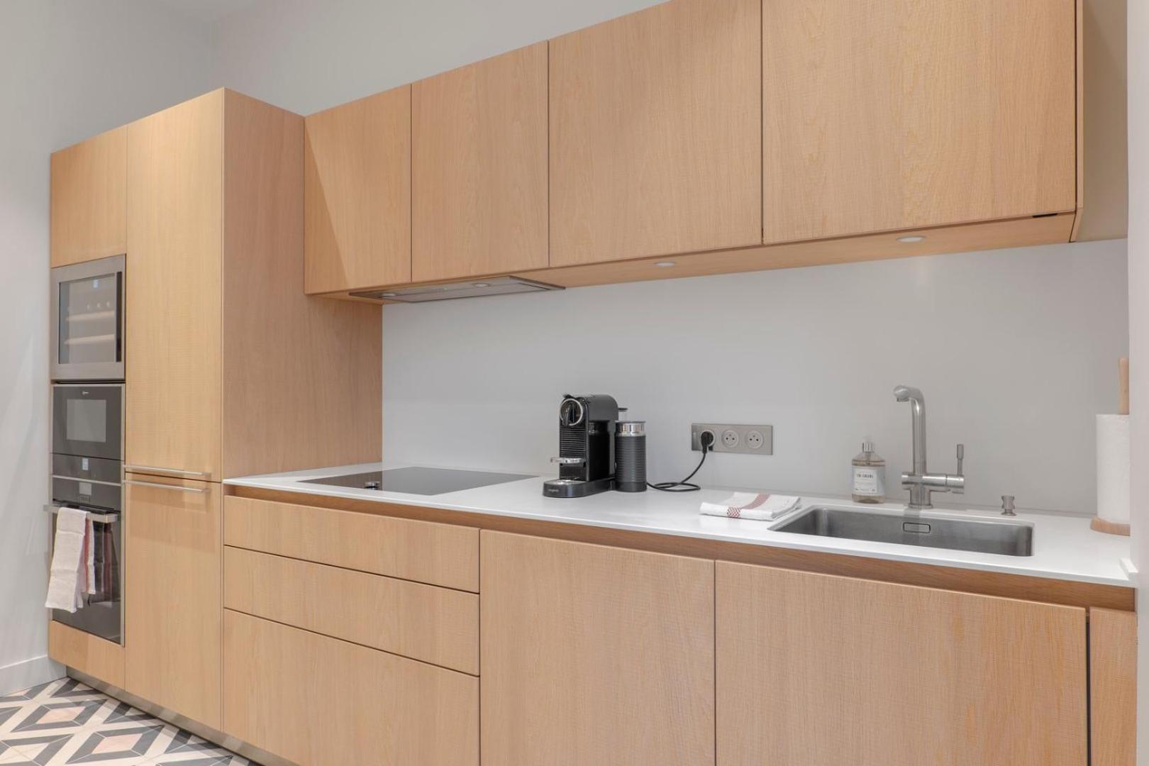 Chic 7th Elegance Apartment