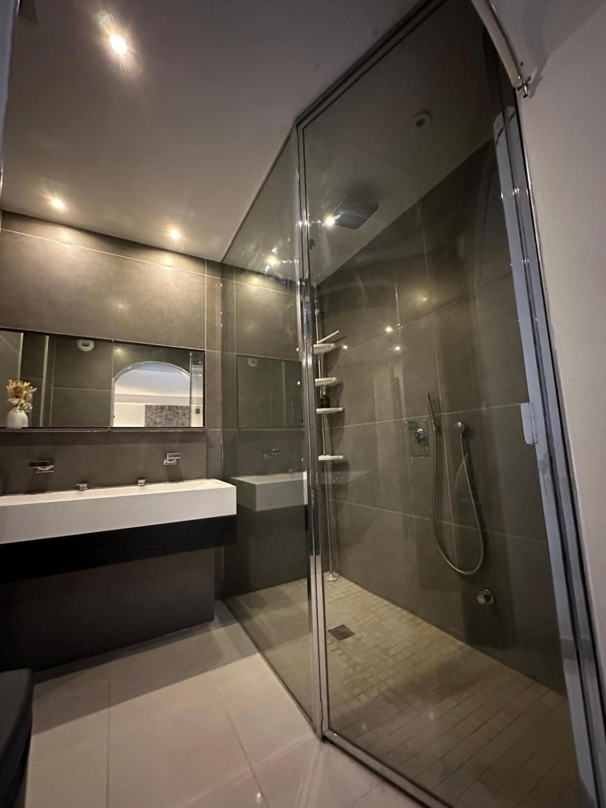 Les Champs Elysees-125m2 Modern And Spacious Apartment Paris