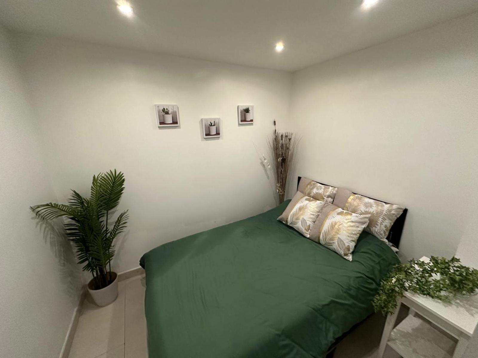 Apartment Les Champs Elysees-125m2 Modern And Spacious Paris