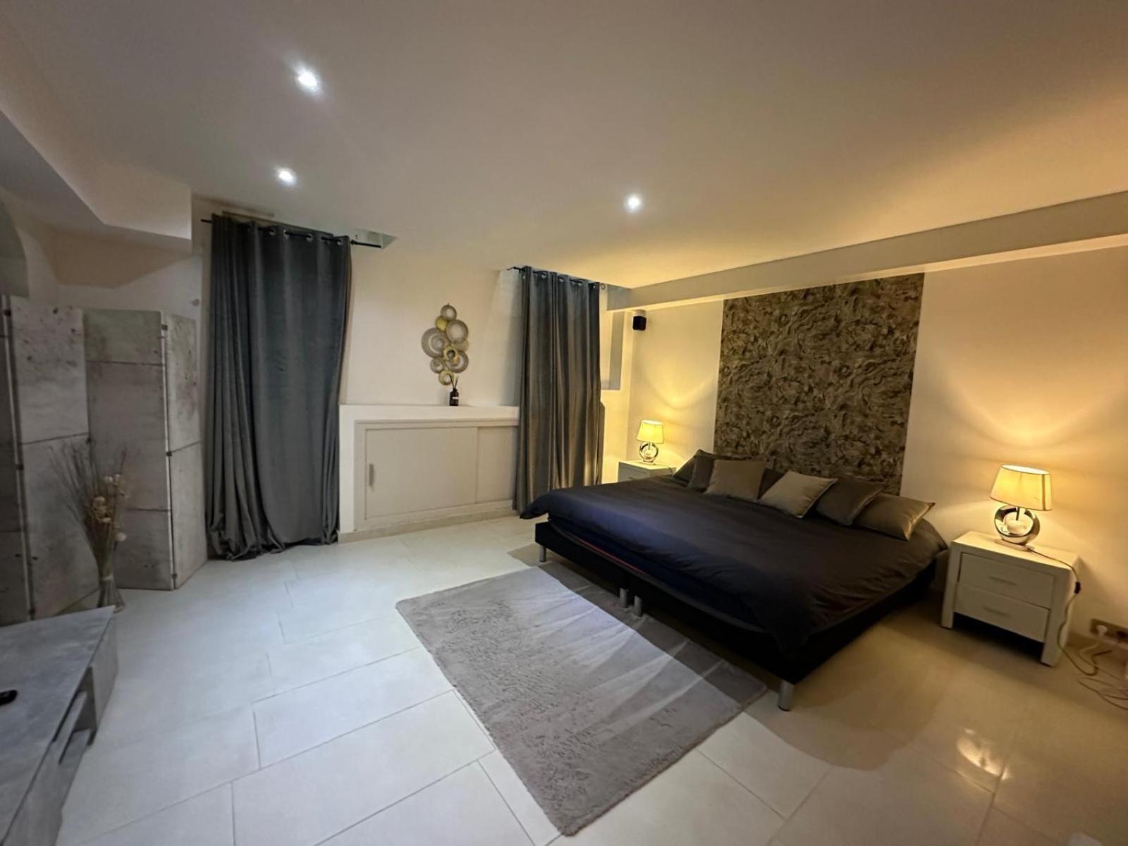 Apartment Les Champs Elysees-125m2 Modern And Spacious *