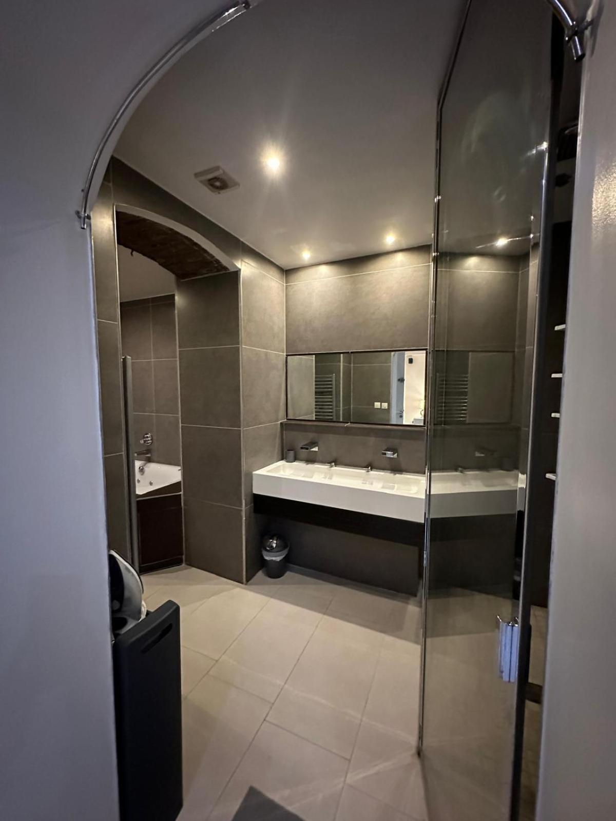 Les Champs Elysees-125m2 Modern And Spacious Apartment *