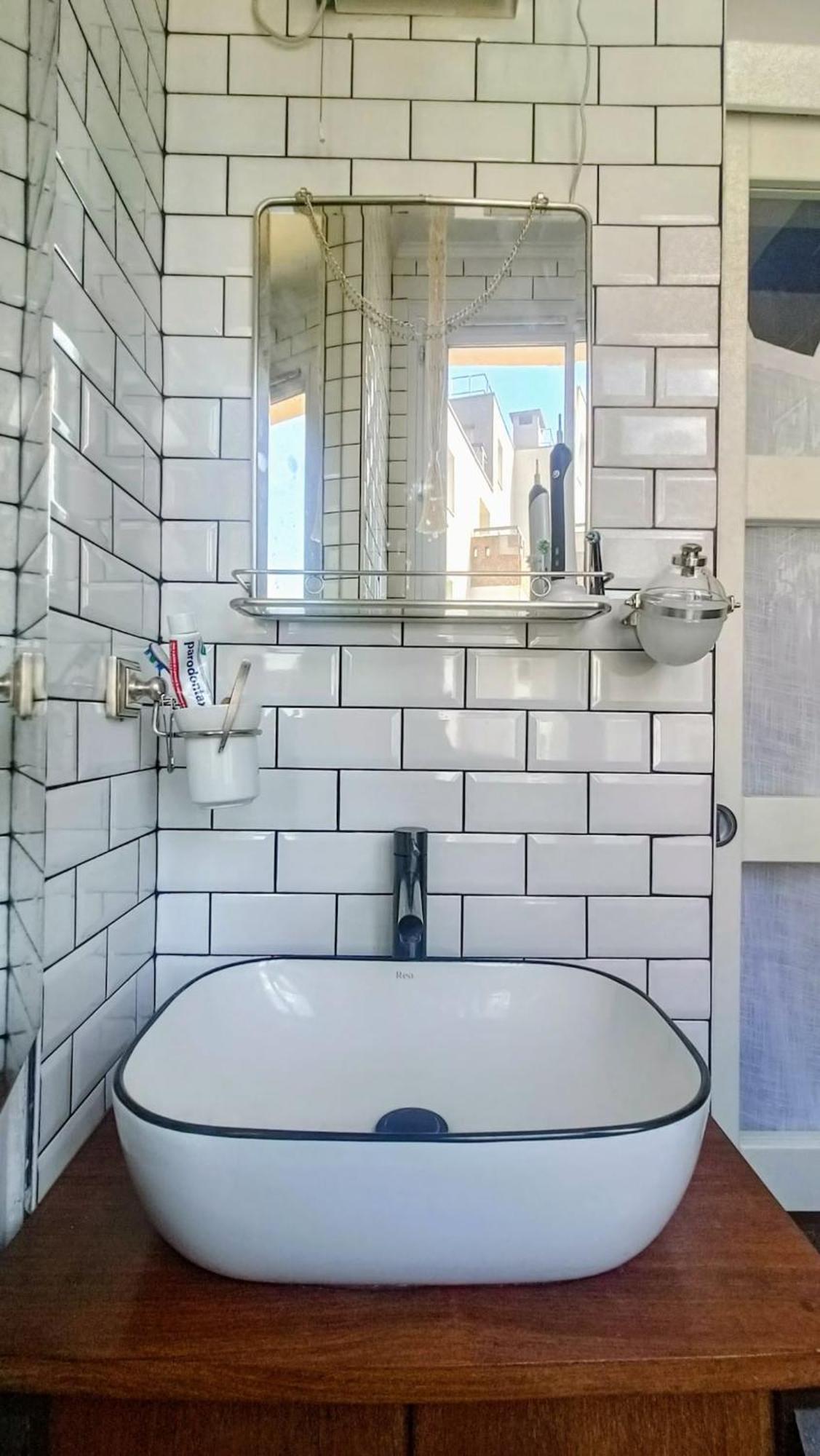 Apartment Sunny & Stylish 2-bedroom In Viet-namese District *