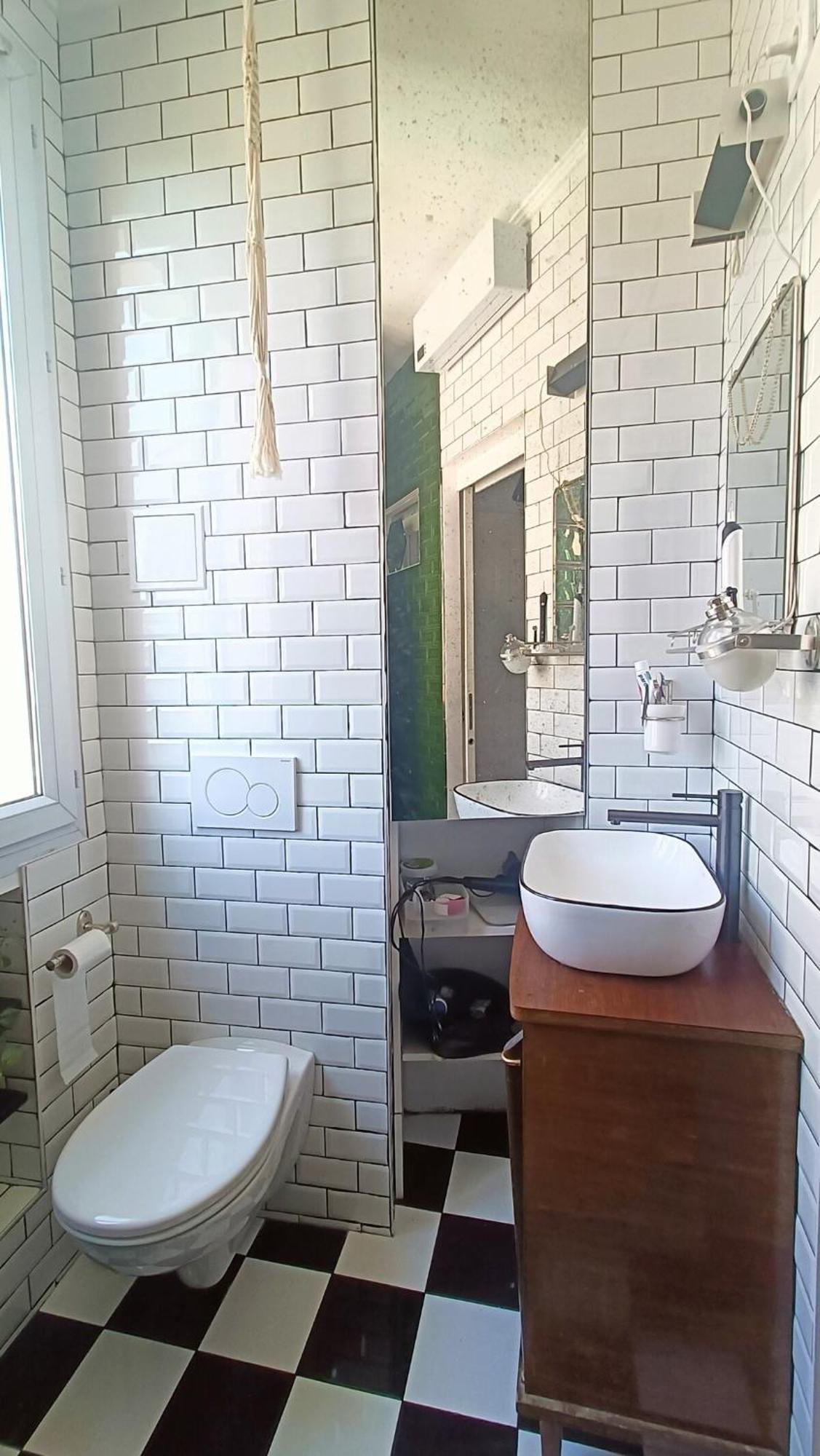 Sunny & Stylish 2-bedroom In Viet-namese District *