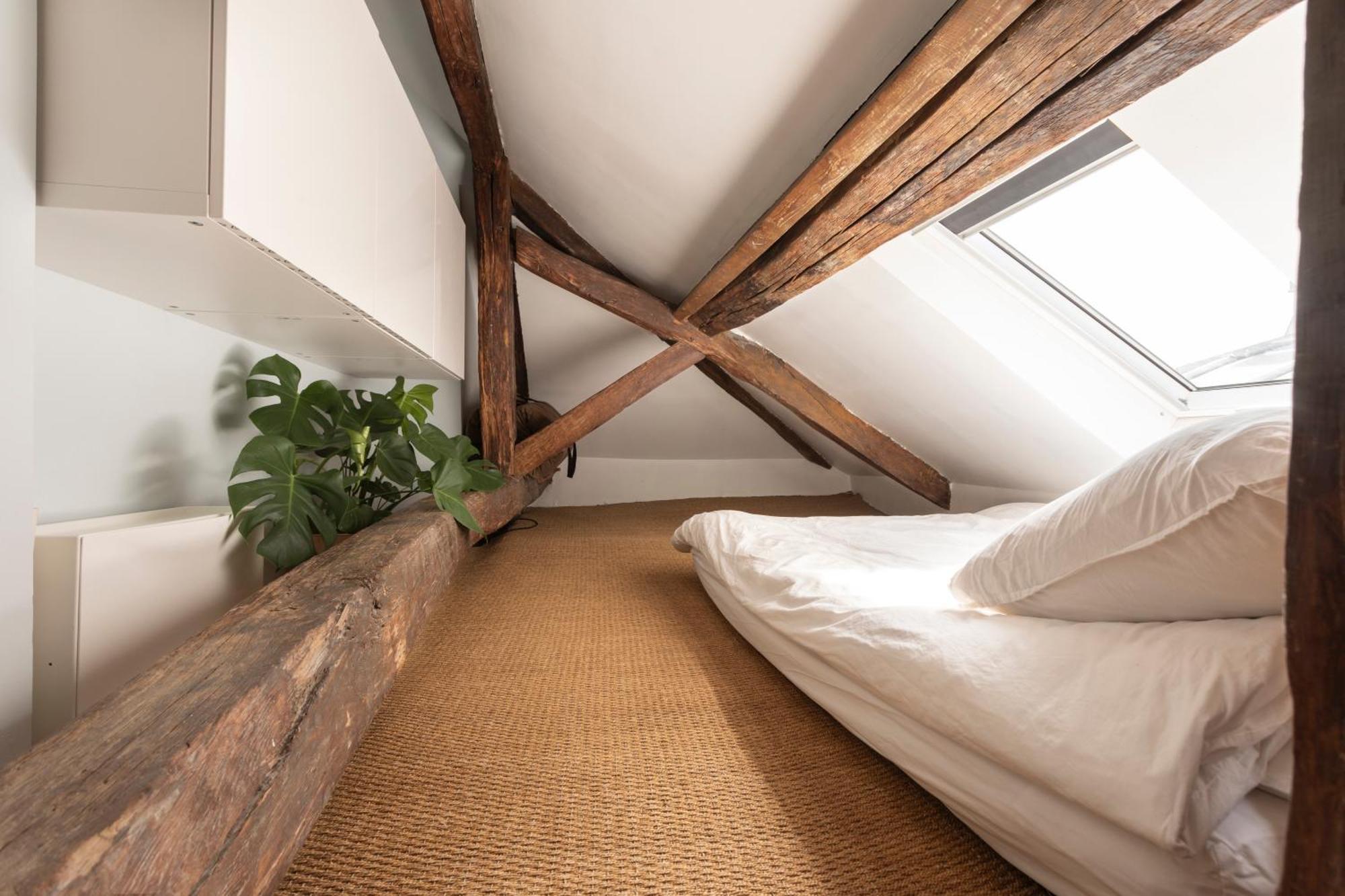 Notre-dame Stunning 2 Bedroom Air Conditioned Flat *