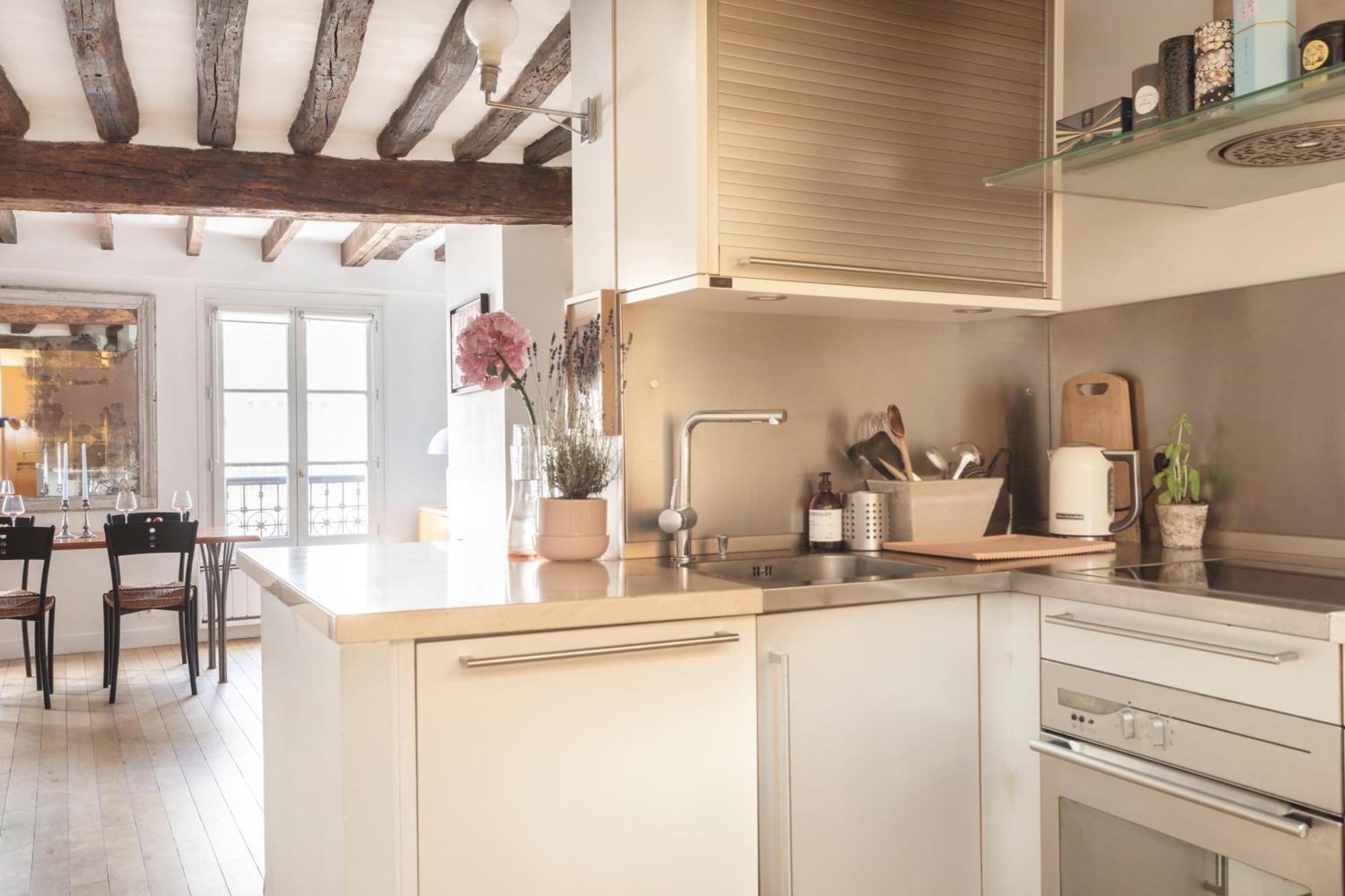 Apartment Notre-dame Stunning 2 Bedroom Air Conditioned Flat