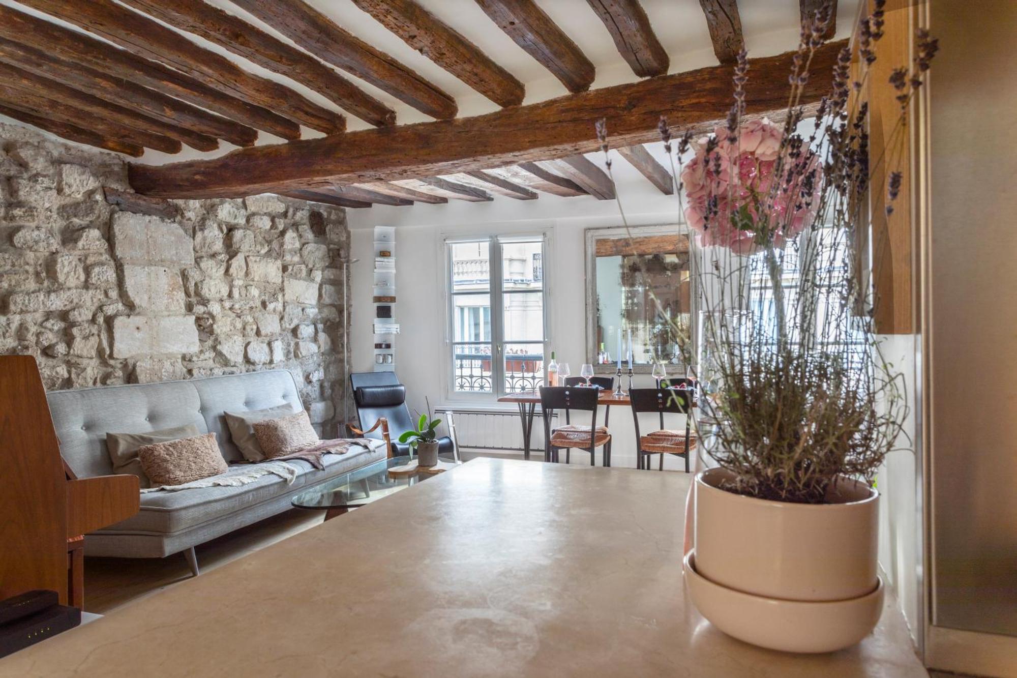 Notre-dame Stunning 2 Bedroom Air Conditioned Flat Apartment *