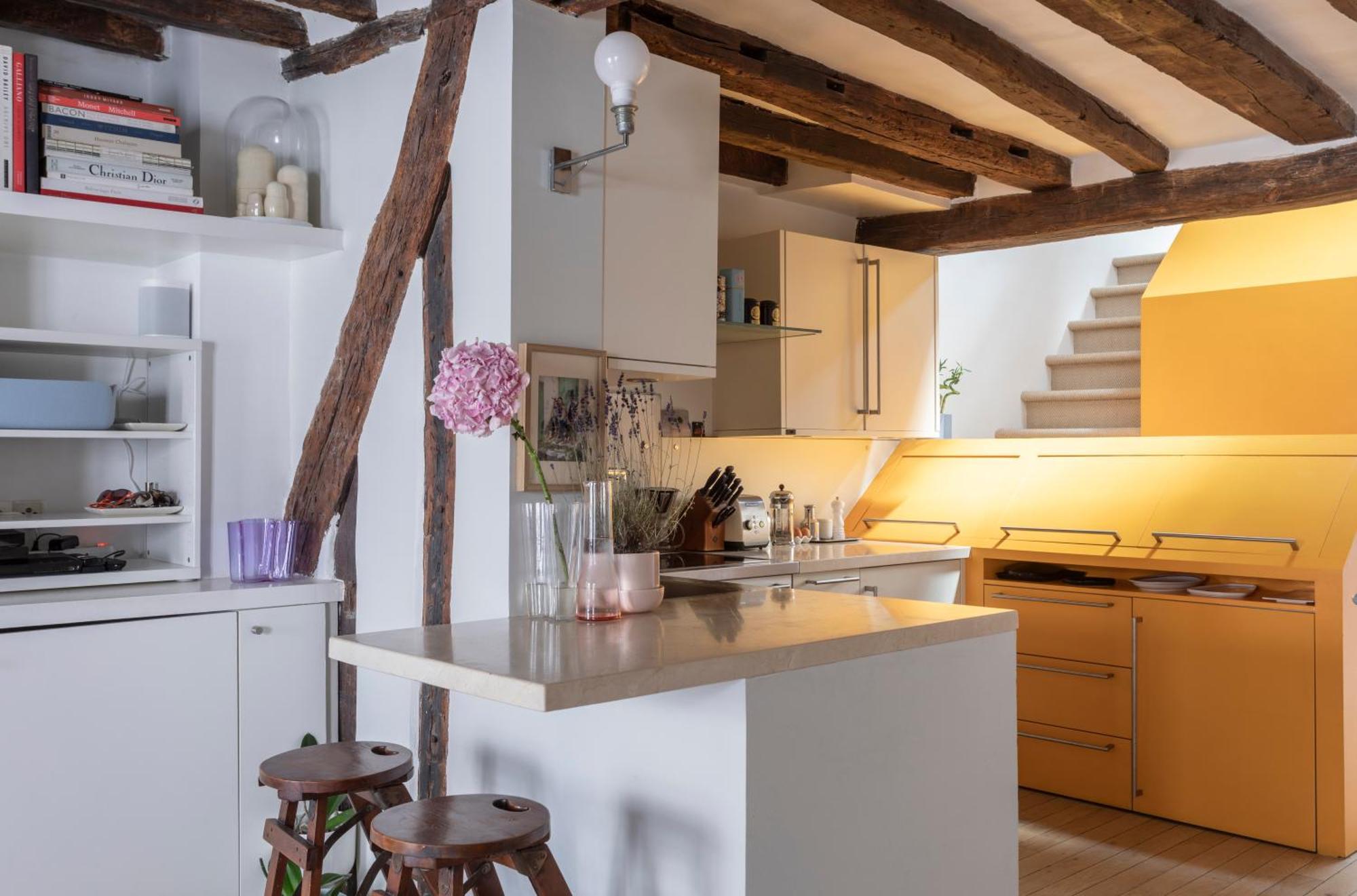 Notre-dame Stunning 2 Bedroom Air Conditioned Flat *