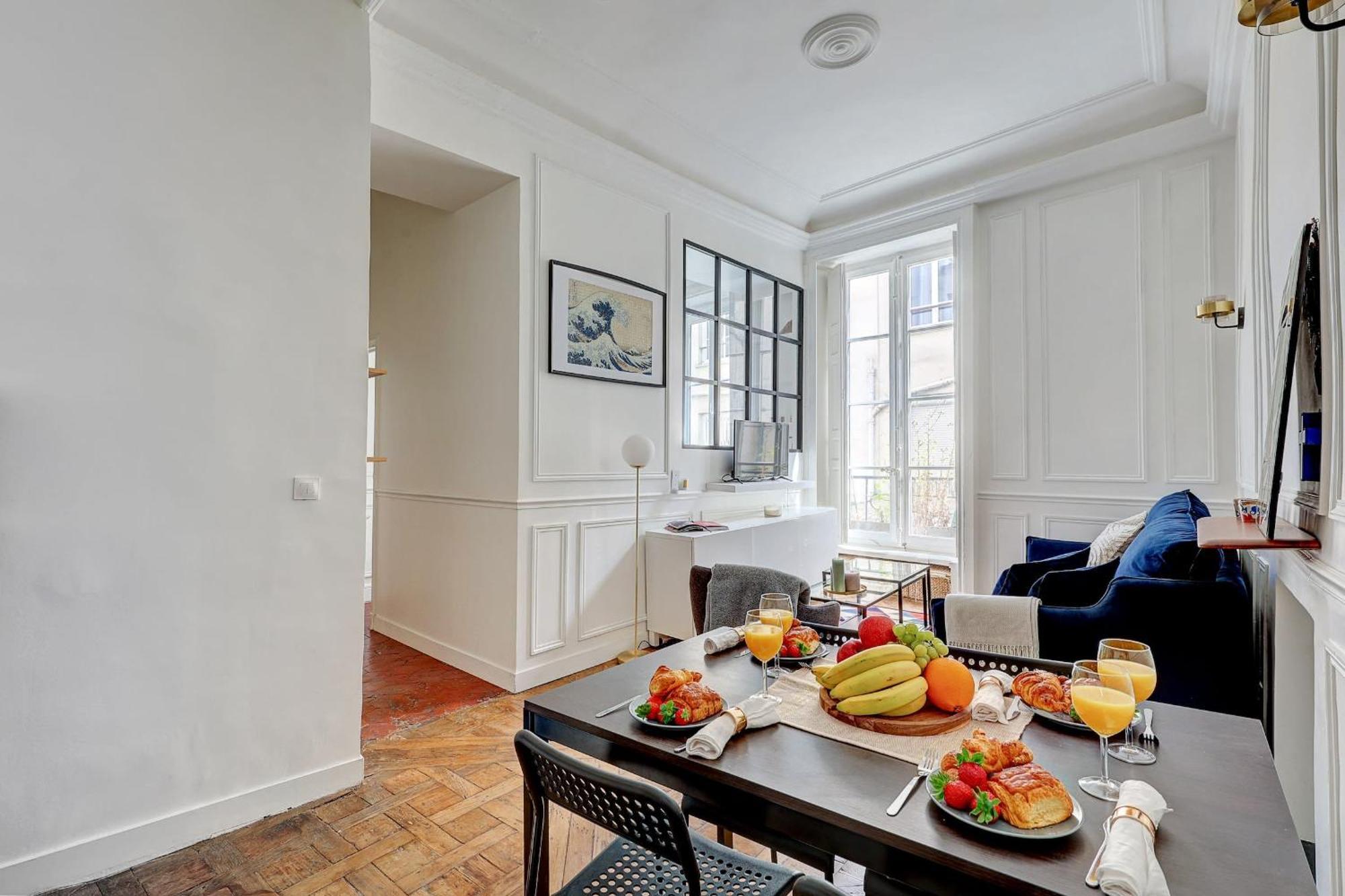 Bnbnova - Heart Of Le Marais Apartment