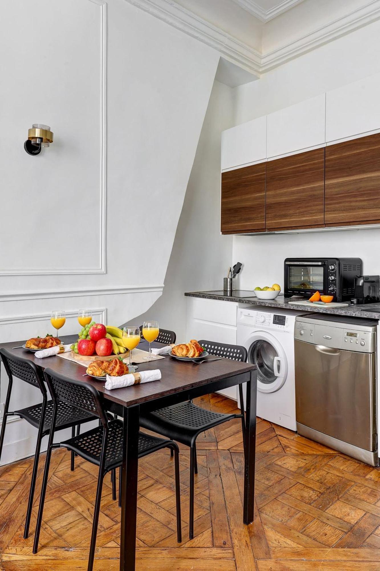 Bnbnova - Heart Of Le Marais Apartment *