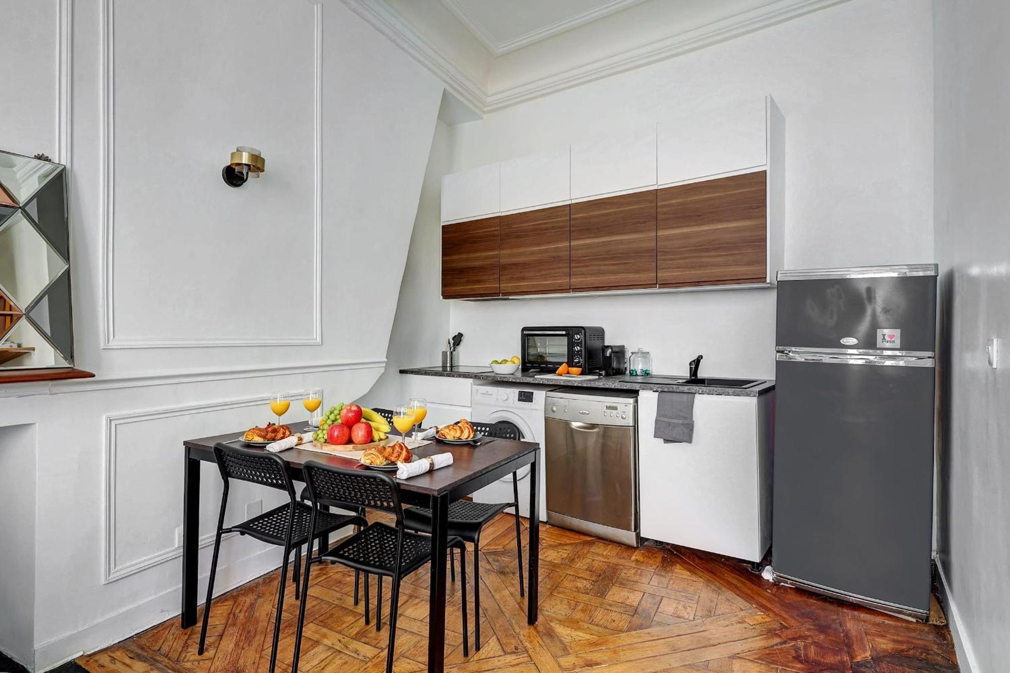 Apartment Bnbnova - Heart Of Le Marais Paris