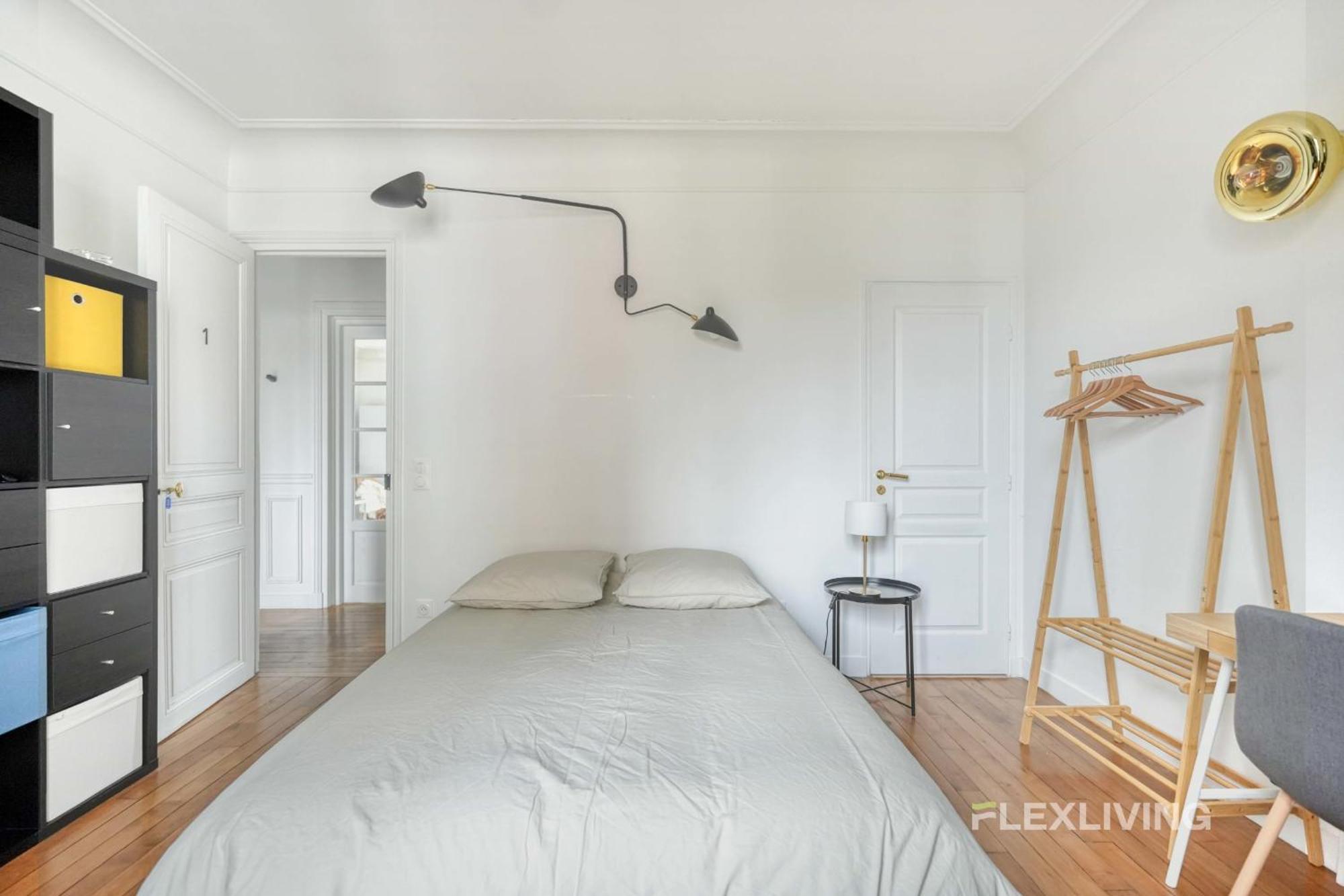 Flexliving - Bedroom - Vincent Auriol Holiday home Paris