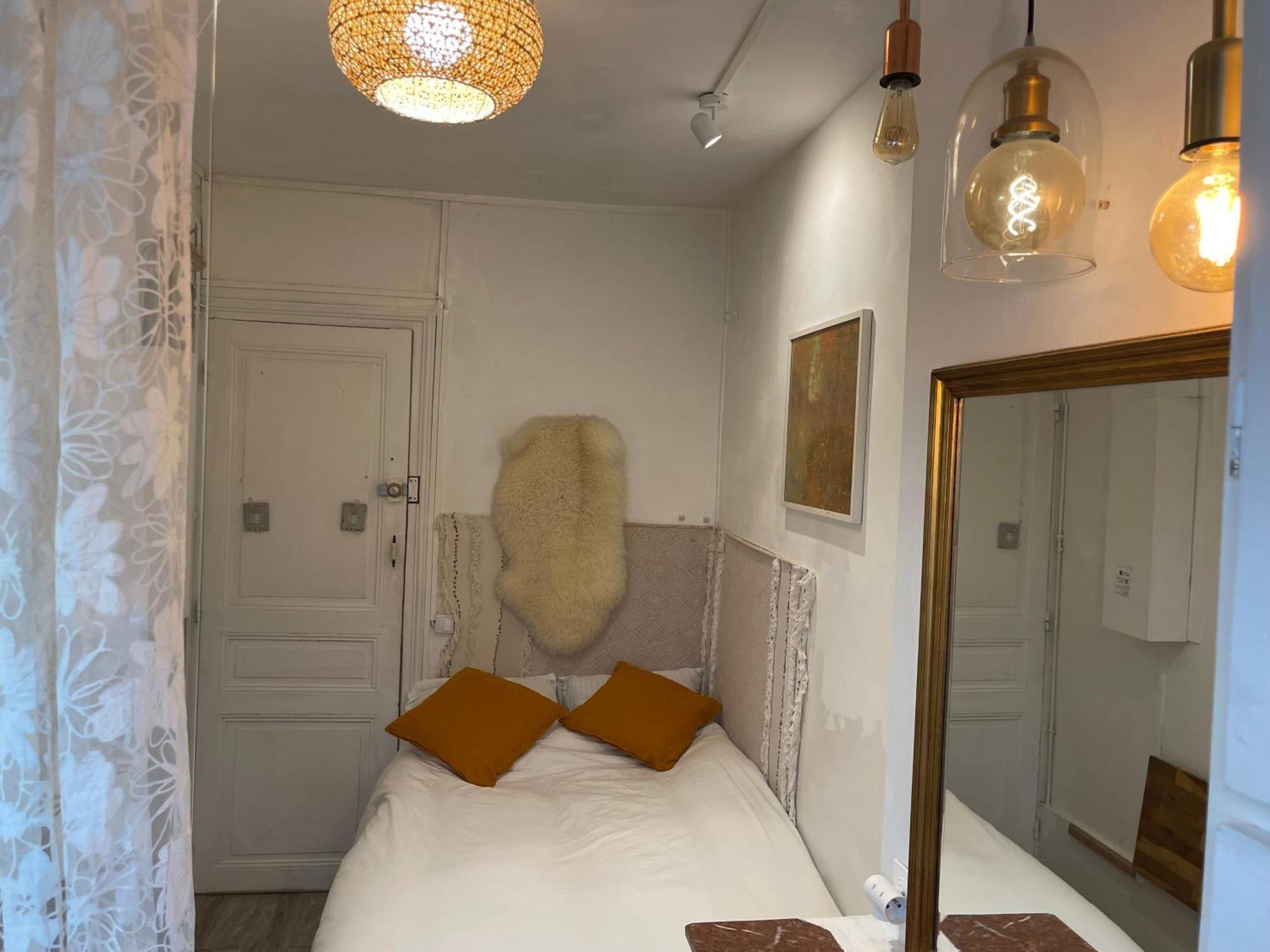 Eleusis-paris Apartment *