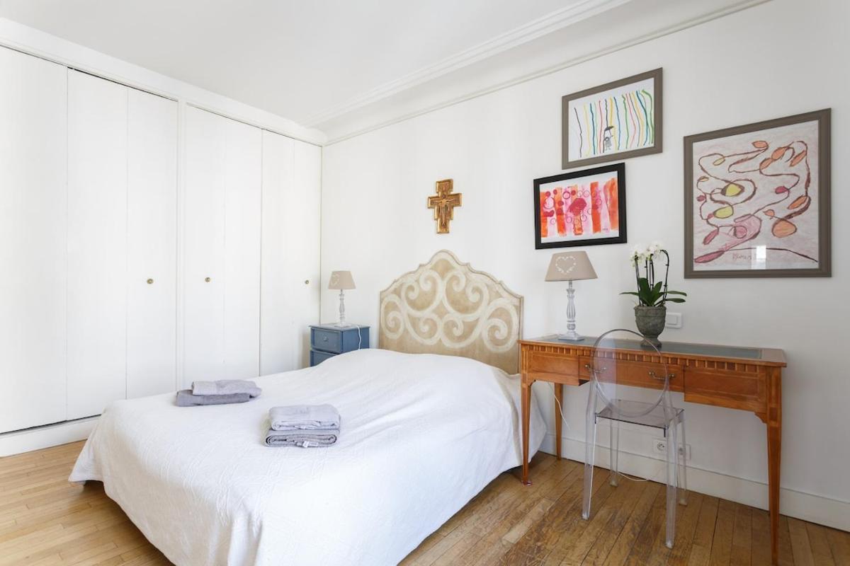 Appartement Mon - Vrai Parisien - Centre- Cosy Modern & Comfort - Free Travel Guide - Speciale Famille - Special Offer Paris