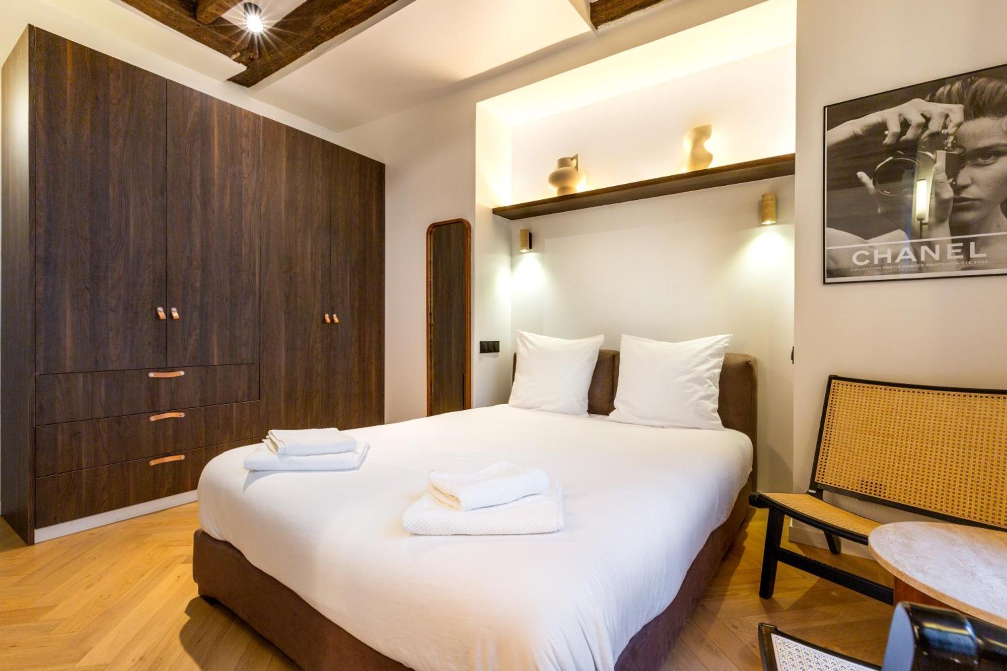 Montmorency - Unique Apartment Paris