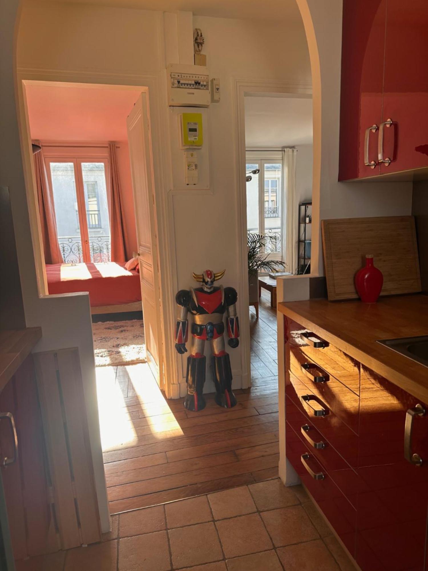 Quiet Hill Of Montmartre Apartment Paris