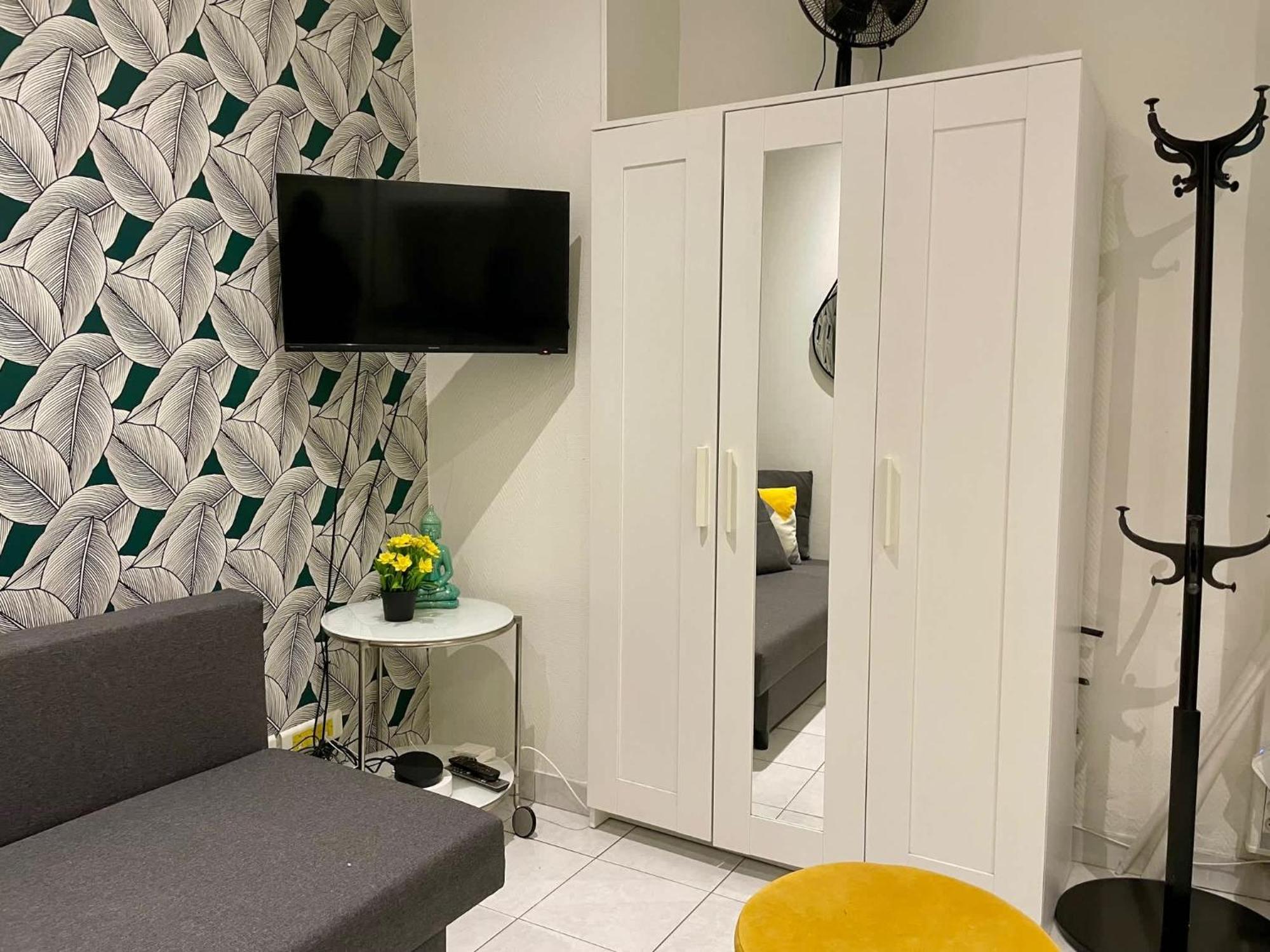 Appartement Lovely For 2 Persons Center Of *