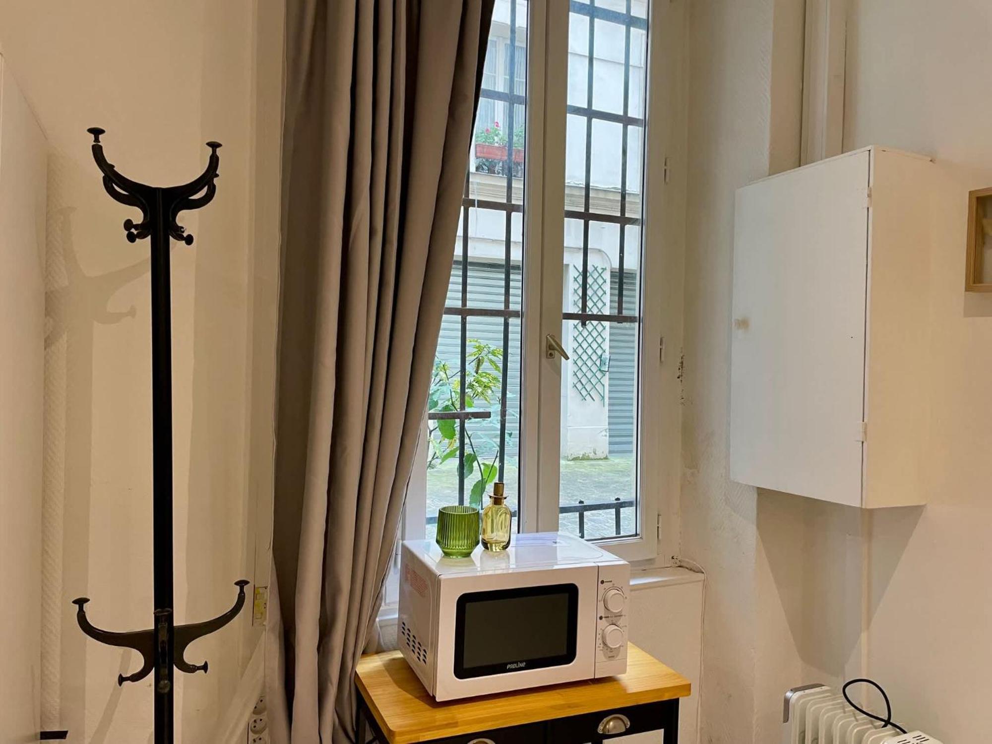 Appartement Lovely For 2 Persons Center Of *