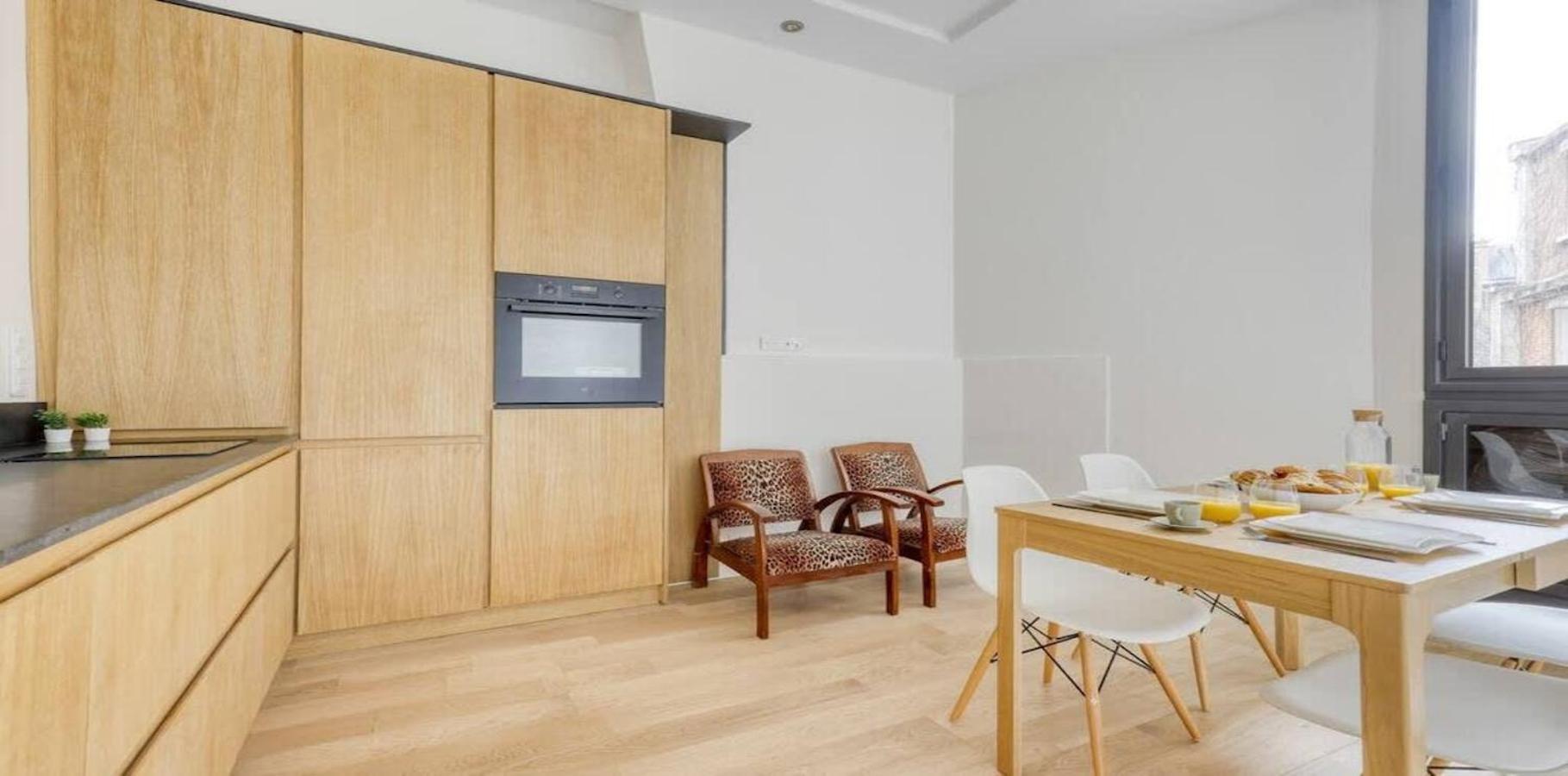 Renovated, Amazing & Huge Flat Of 200 Sqm 16 Apartment Paris