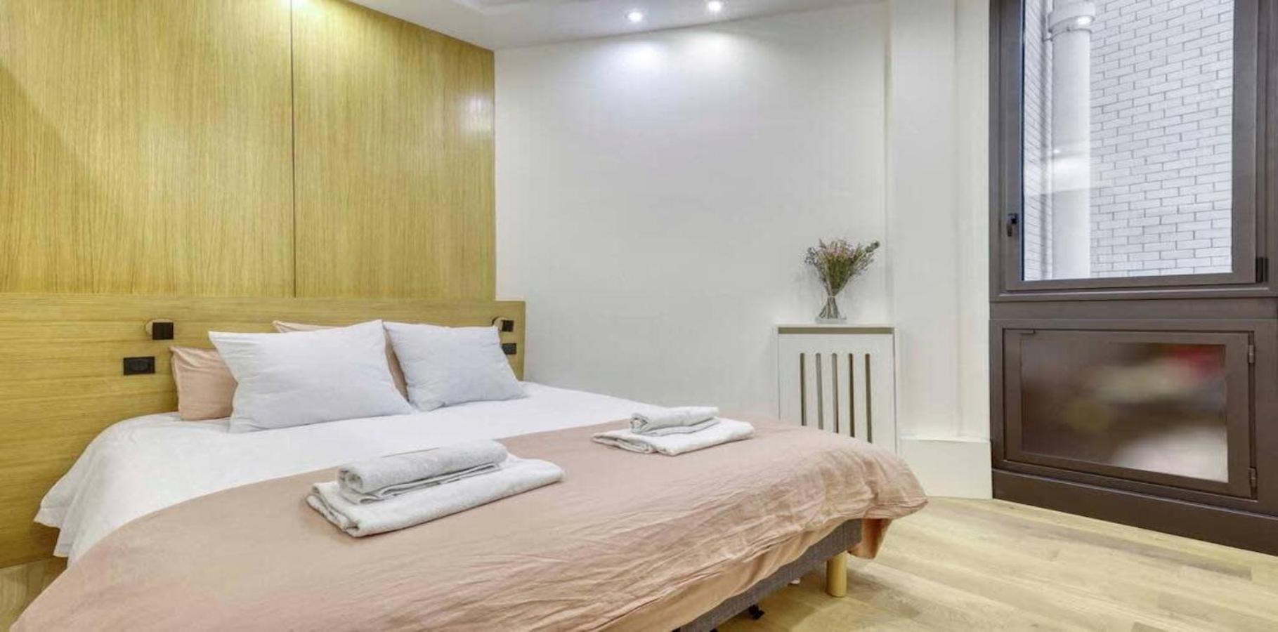 Renovated, Amazing & Huge Flat Of 200 Sqm 16 Apartment *