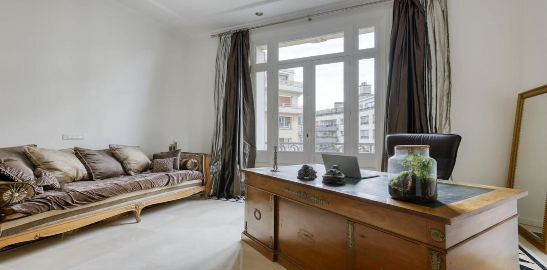 Renovated, Amazing & Huge Flat Of 200 Sqm 16 Apartment Paris
