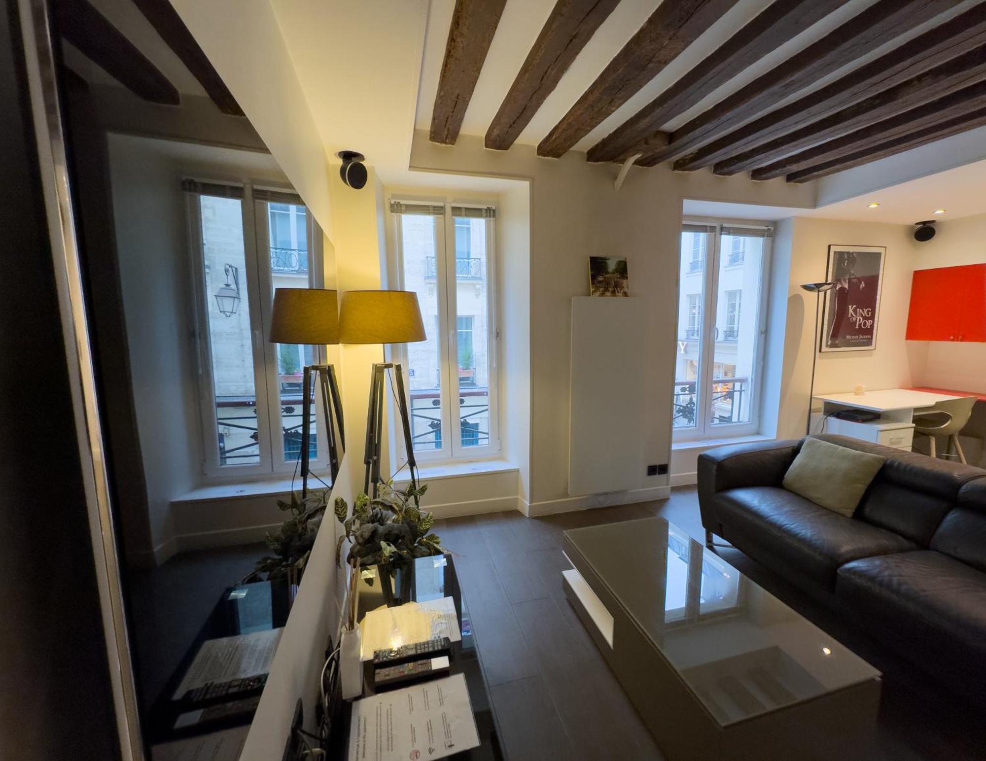 Design Au Coeur Du Marais Apartment Paris