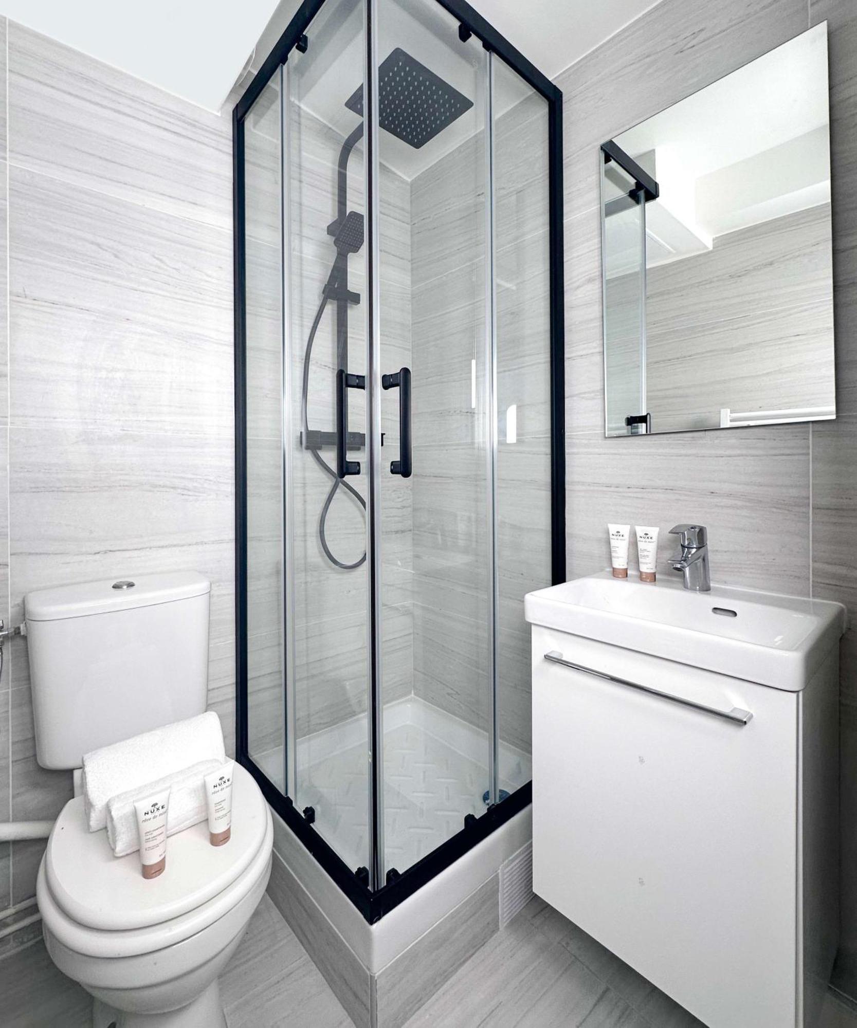 Charming Studio In Porte De Versailles Apartment