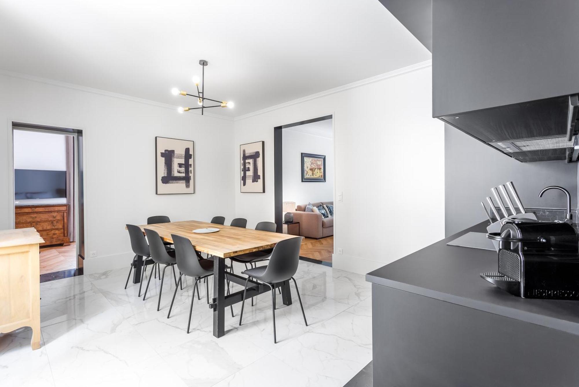 Apartment The Black Swan Paris