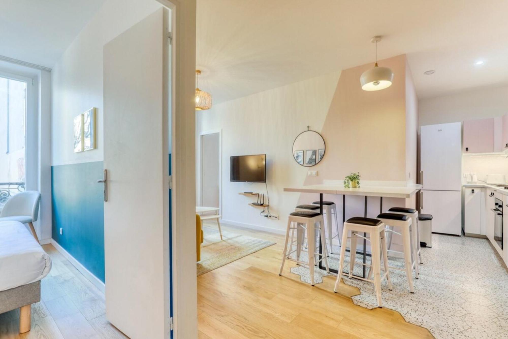 Pink Design 2bdr Flat In The Heart Of Bastille *