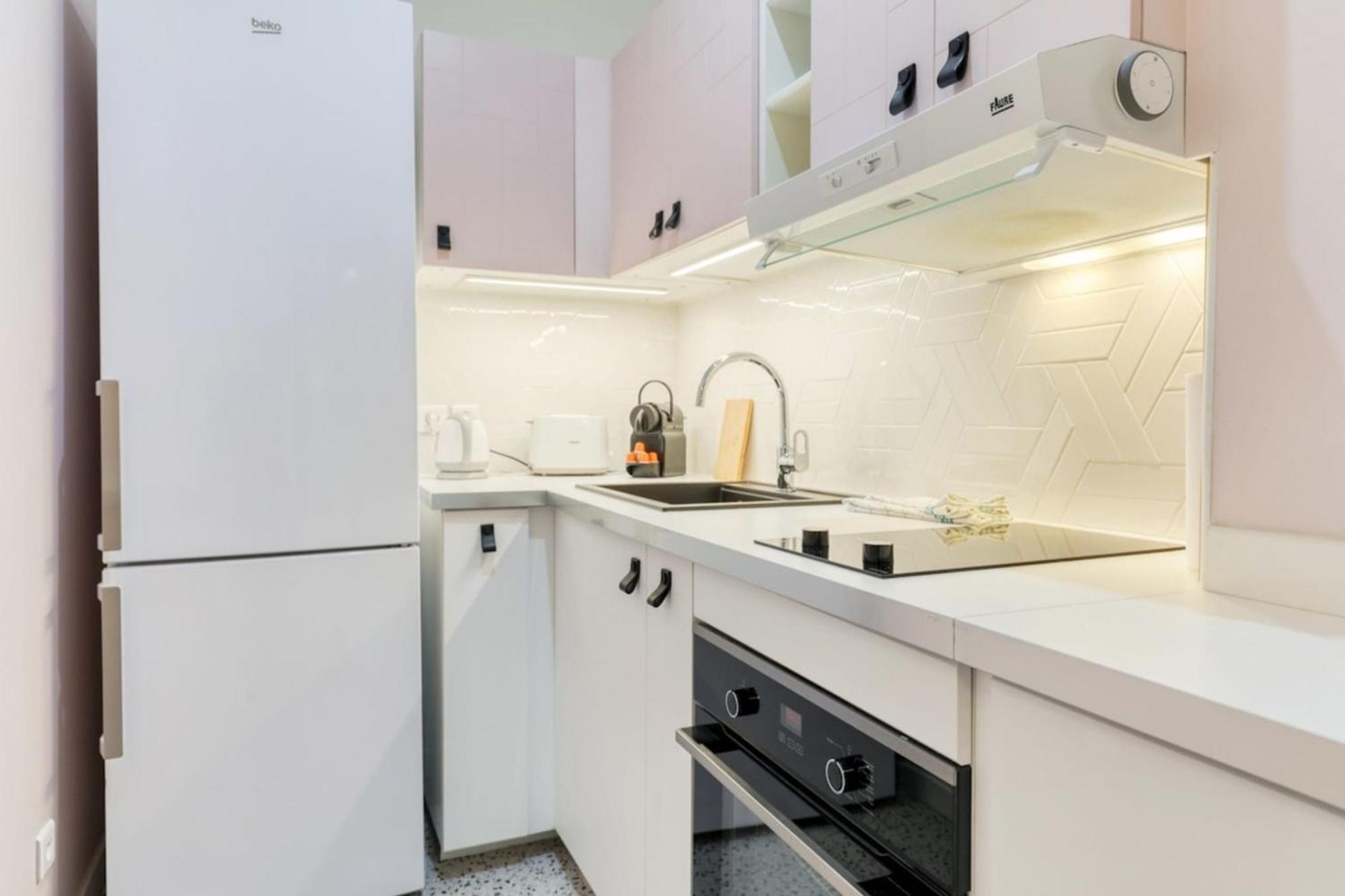 Apartment Pink Design 2bdr Flat In The Heart Of Bastille Paris