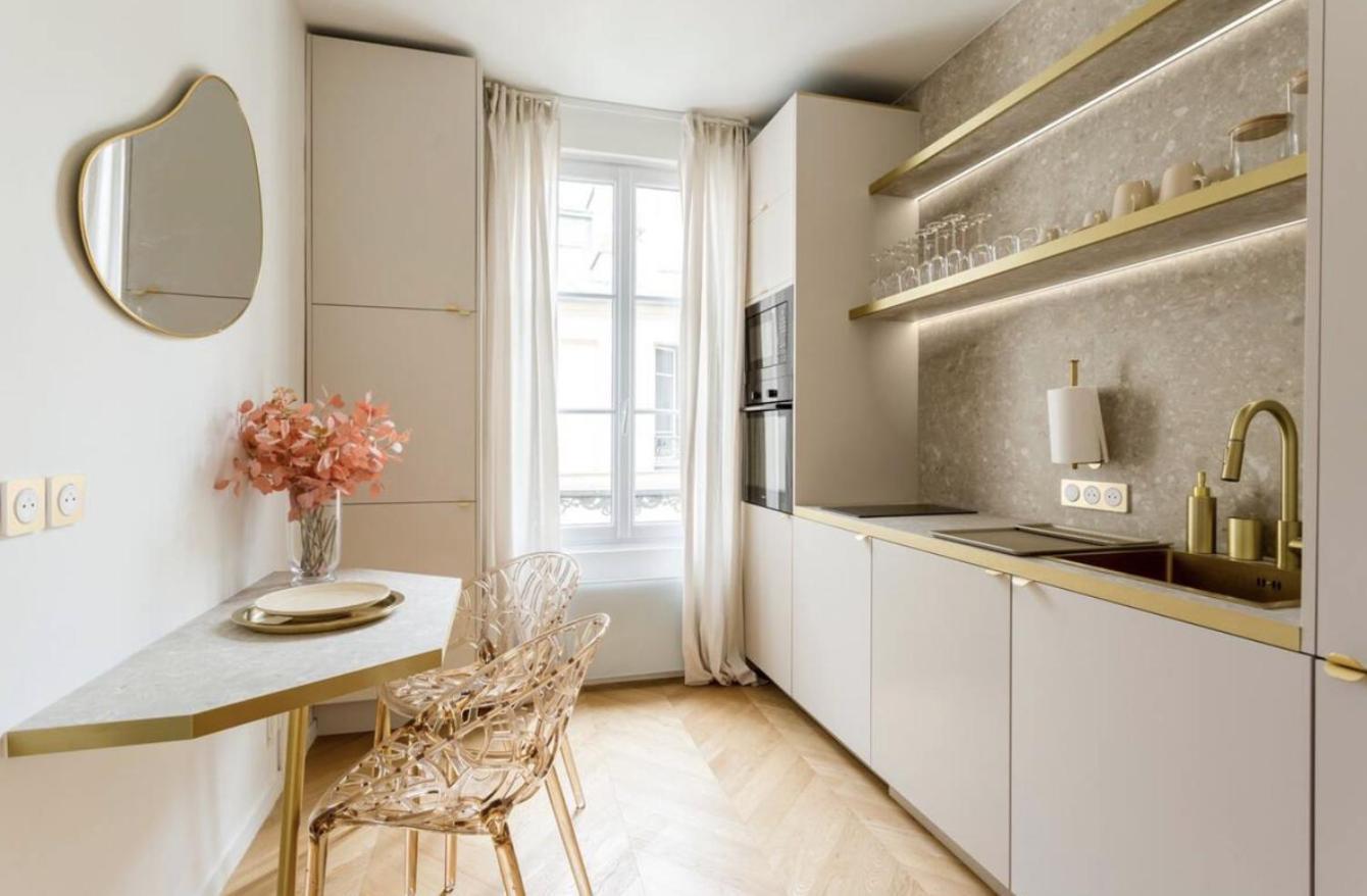 C4 - Eiffel Tower, In A Lively Neighborhood, 2p Appart hôtel Paris