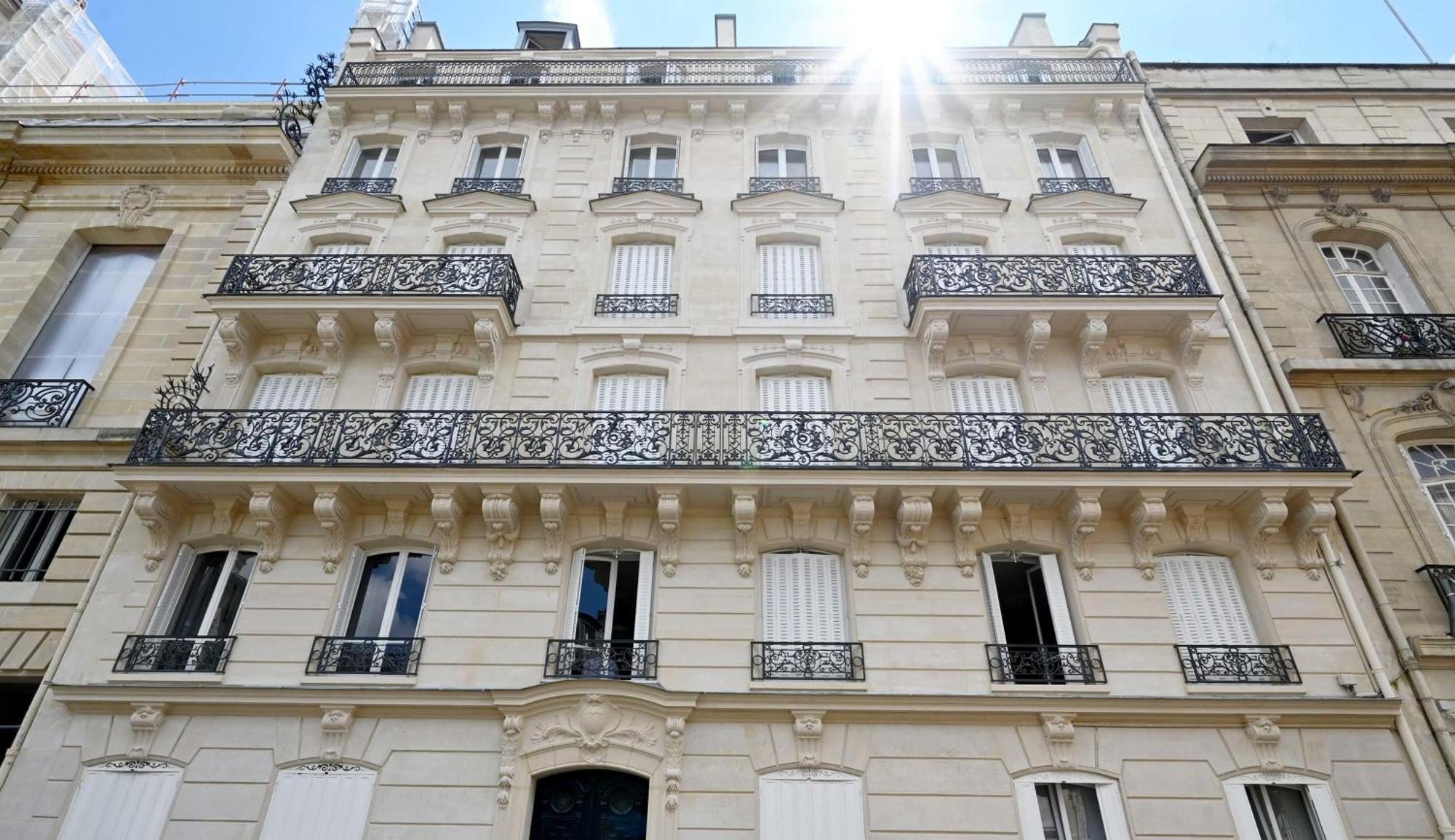 Magnifique Champs Elysees Apartment Paris
