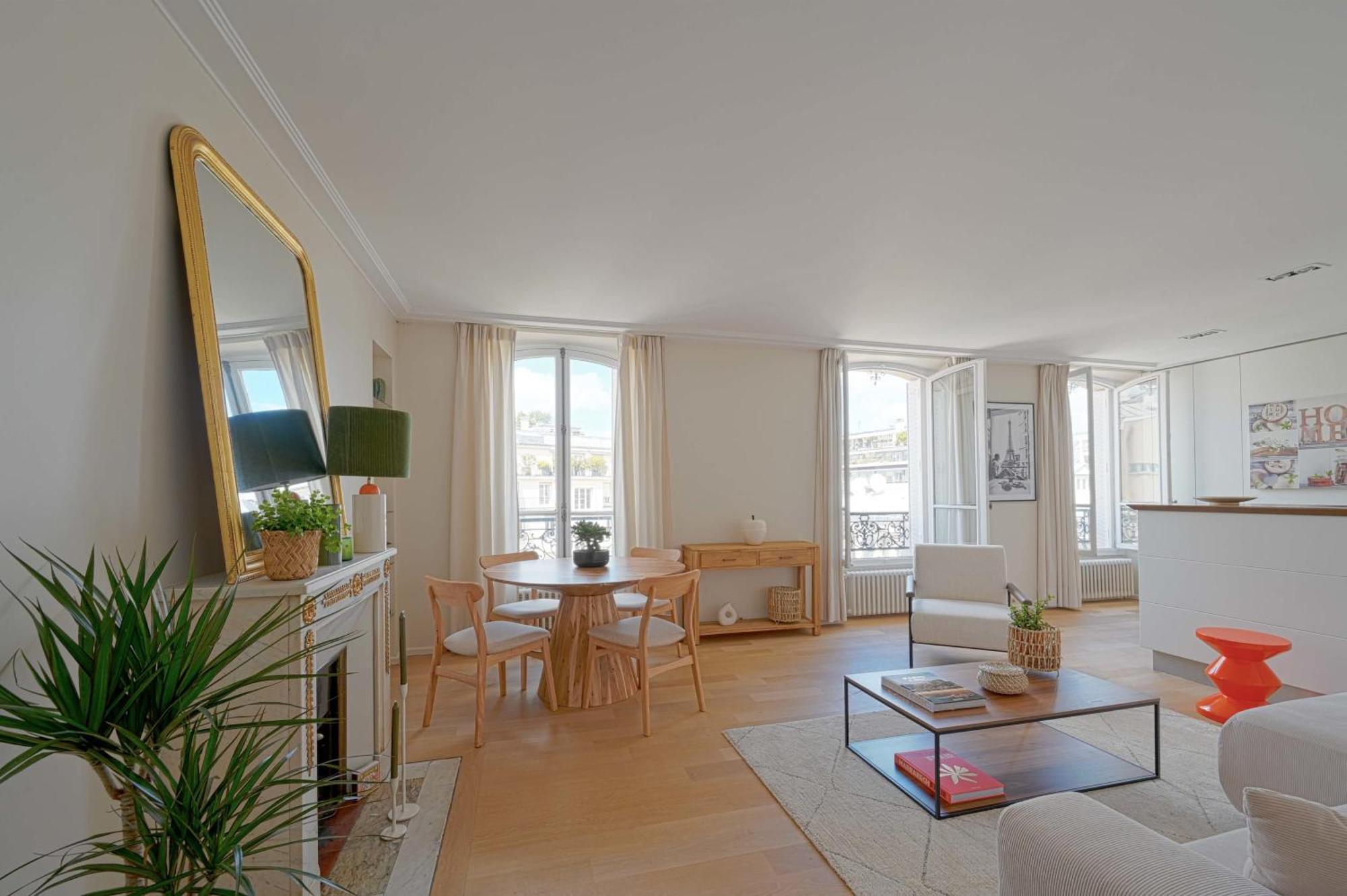 Apartment Magnifique Champs Elysees Paris