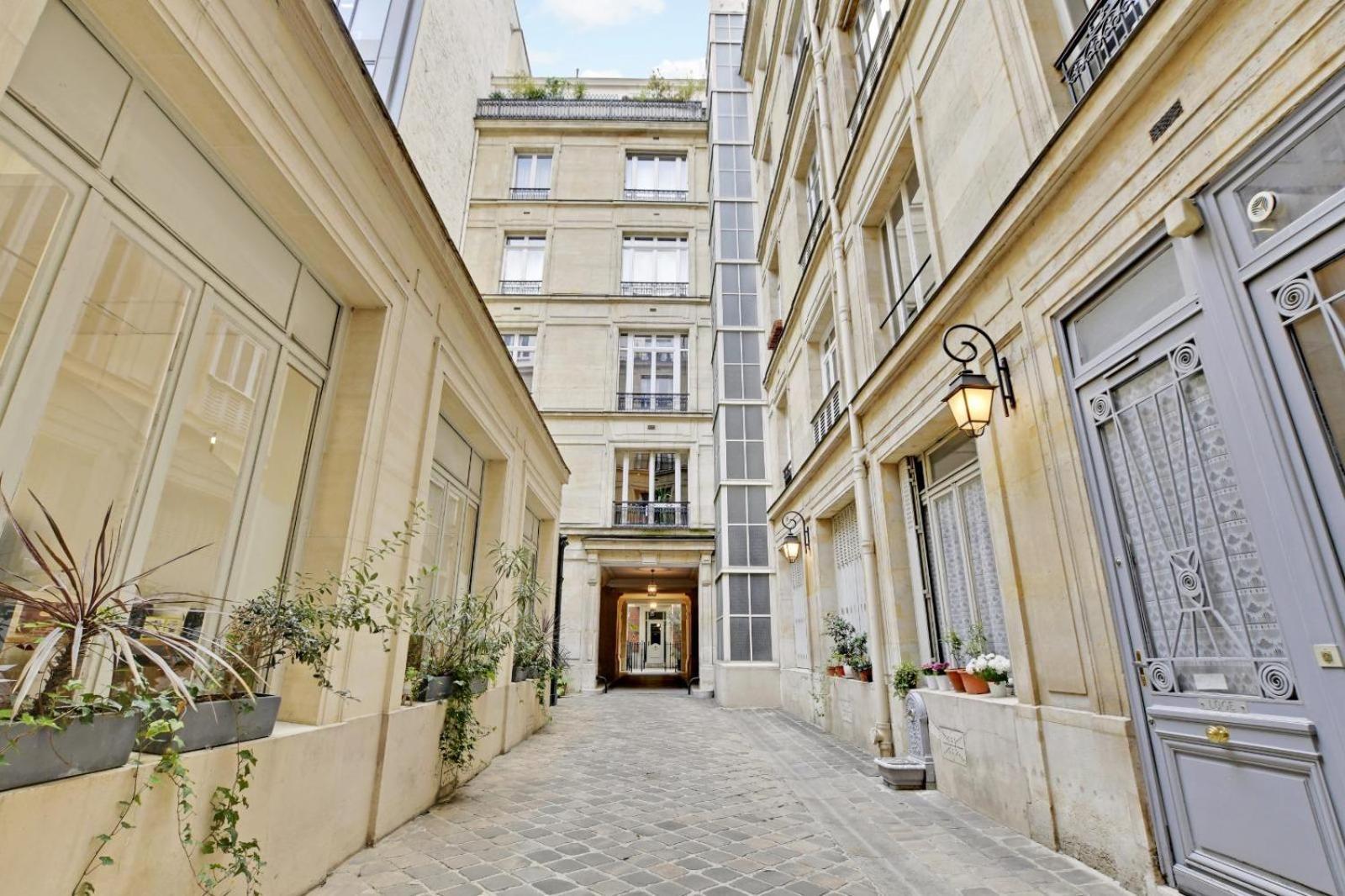 Marignan Au Coeur Des Champs Elysees Apartment