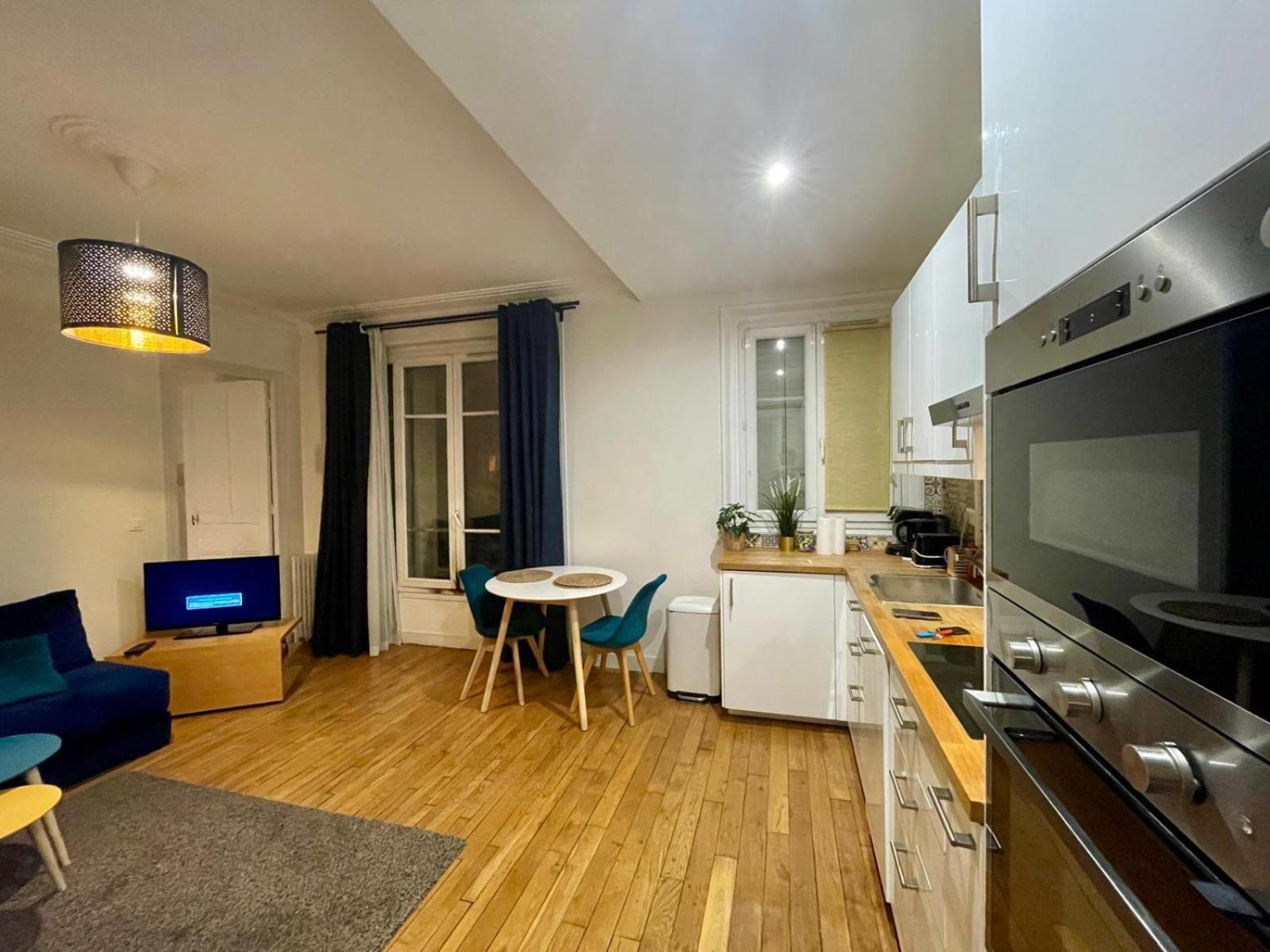 Apartment Porte De Versailles Olivier De Serre