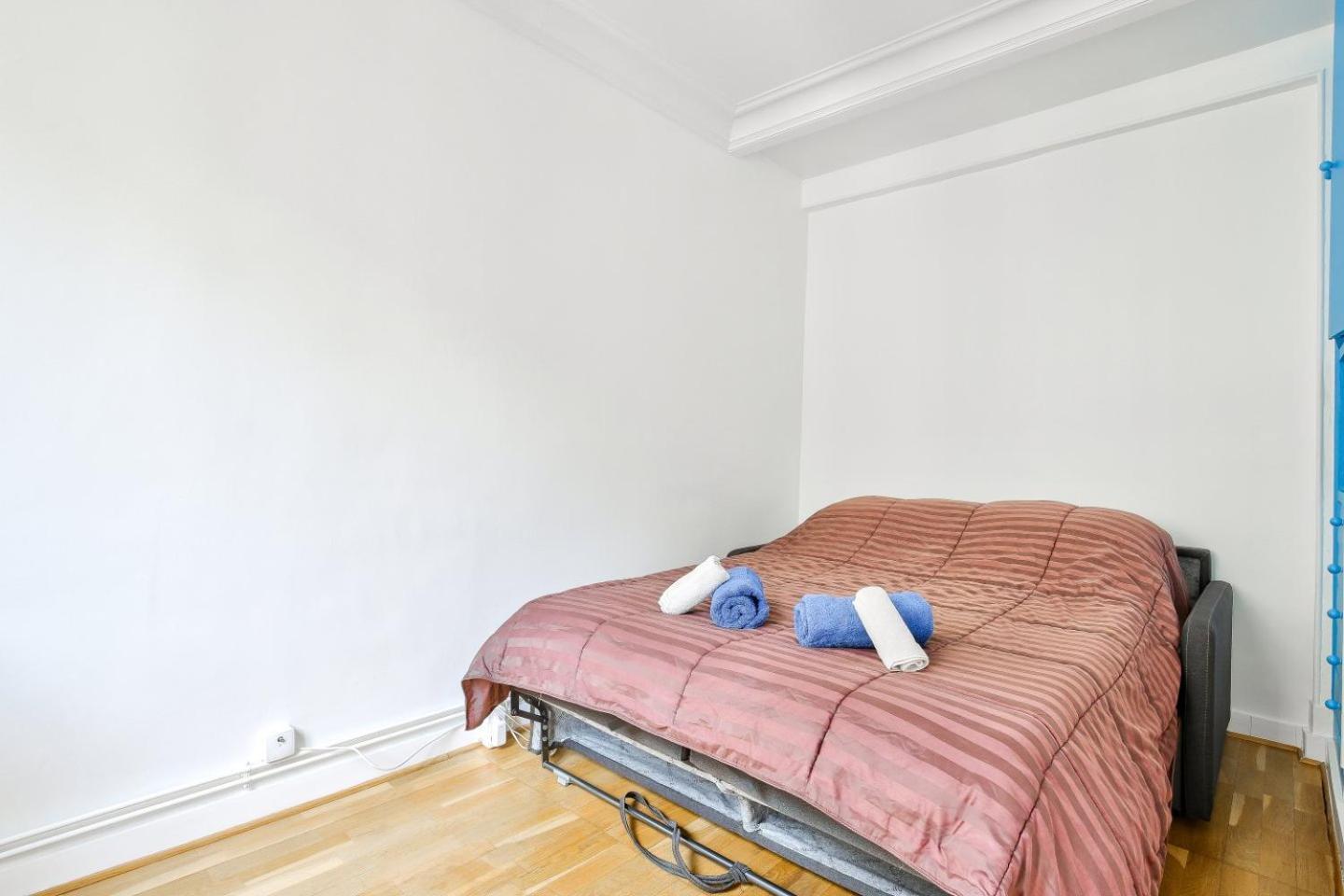 Apartment Au Coeur Du 17eme *