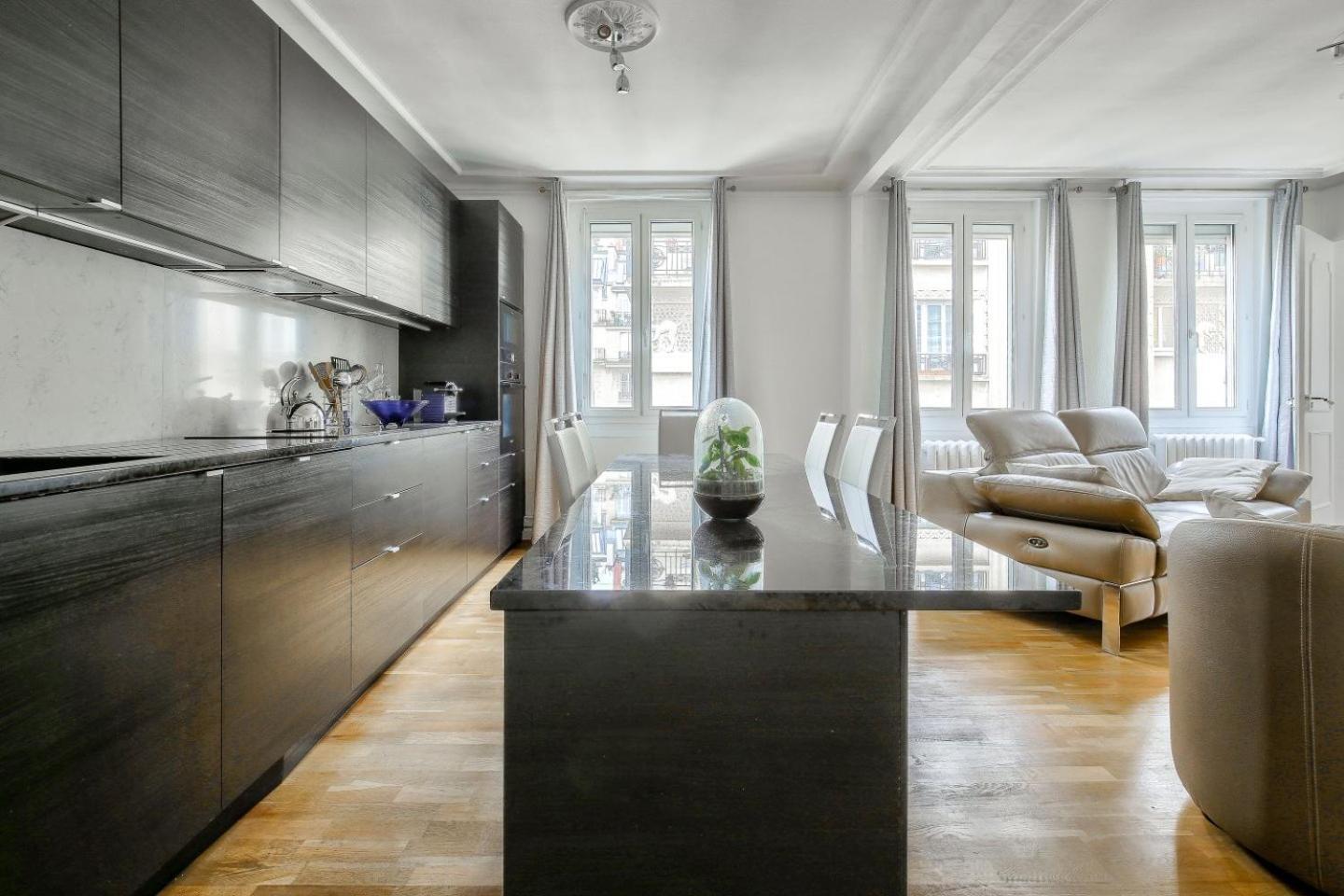 Au Coeur Du 17eme Apartment