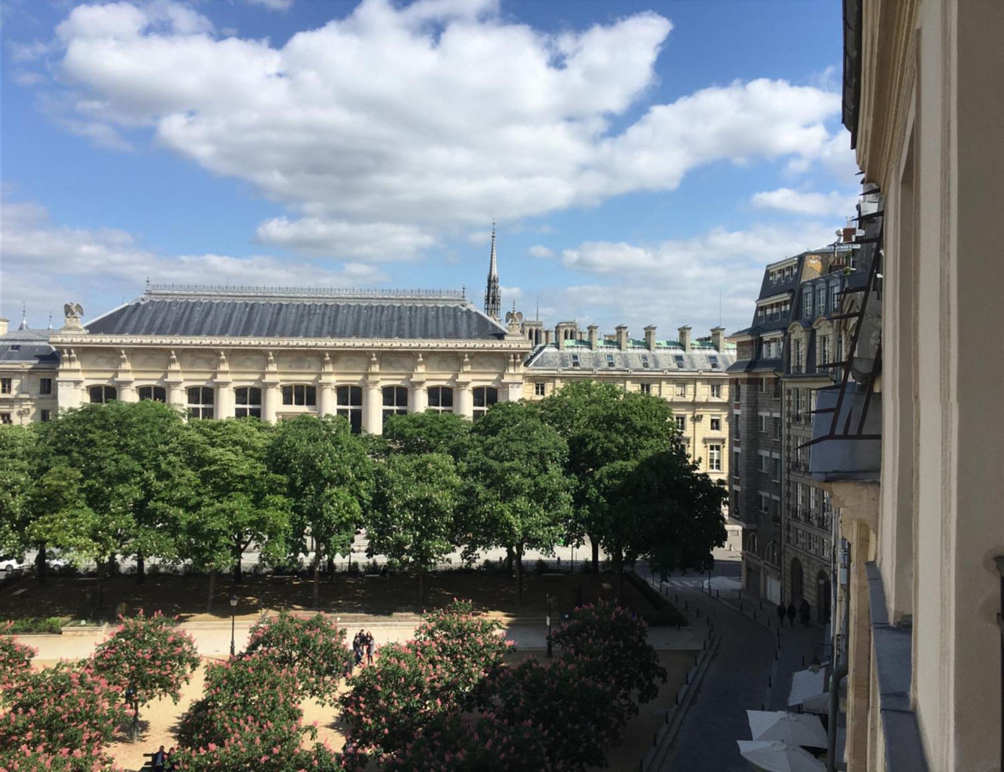 Place Dauphine Apartment *